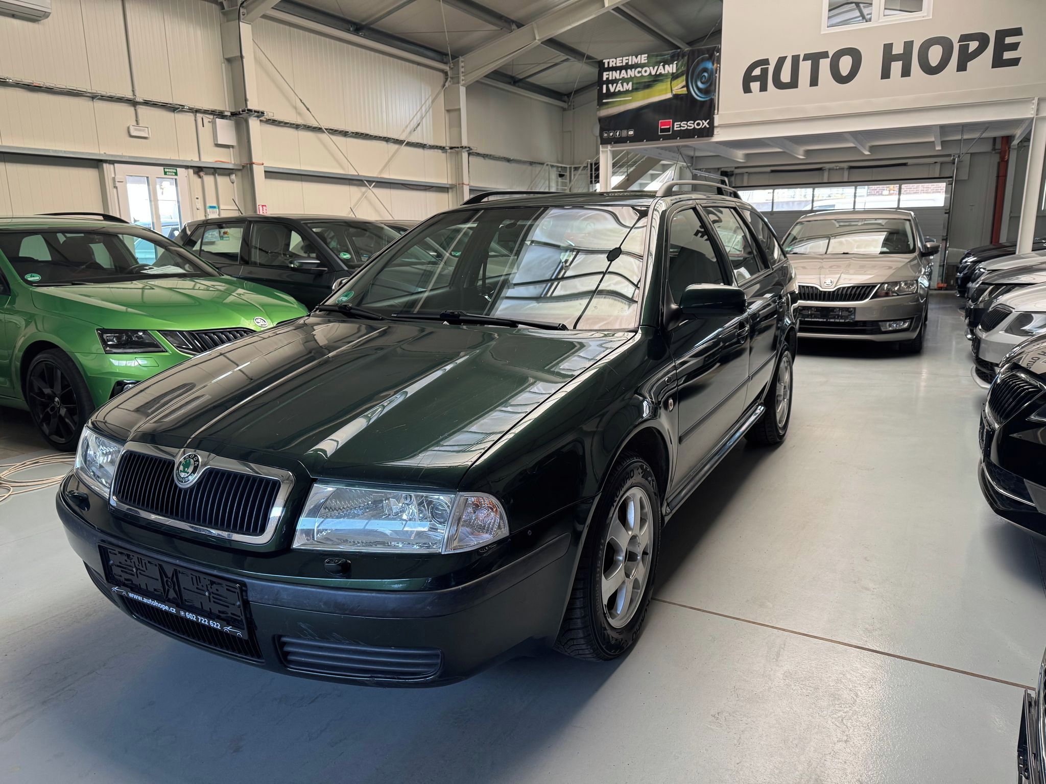 Škoda Octavia, combi 2.0i Elegance - fotka 3