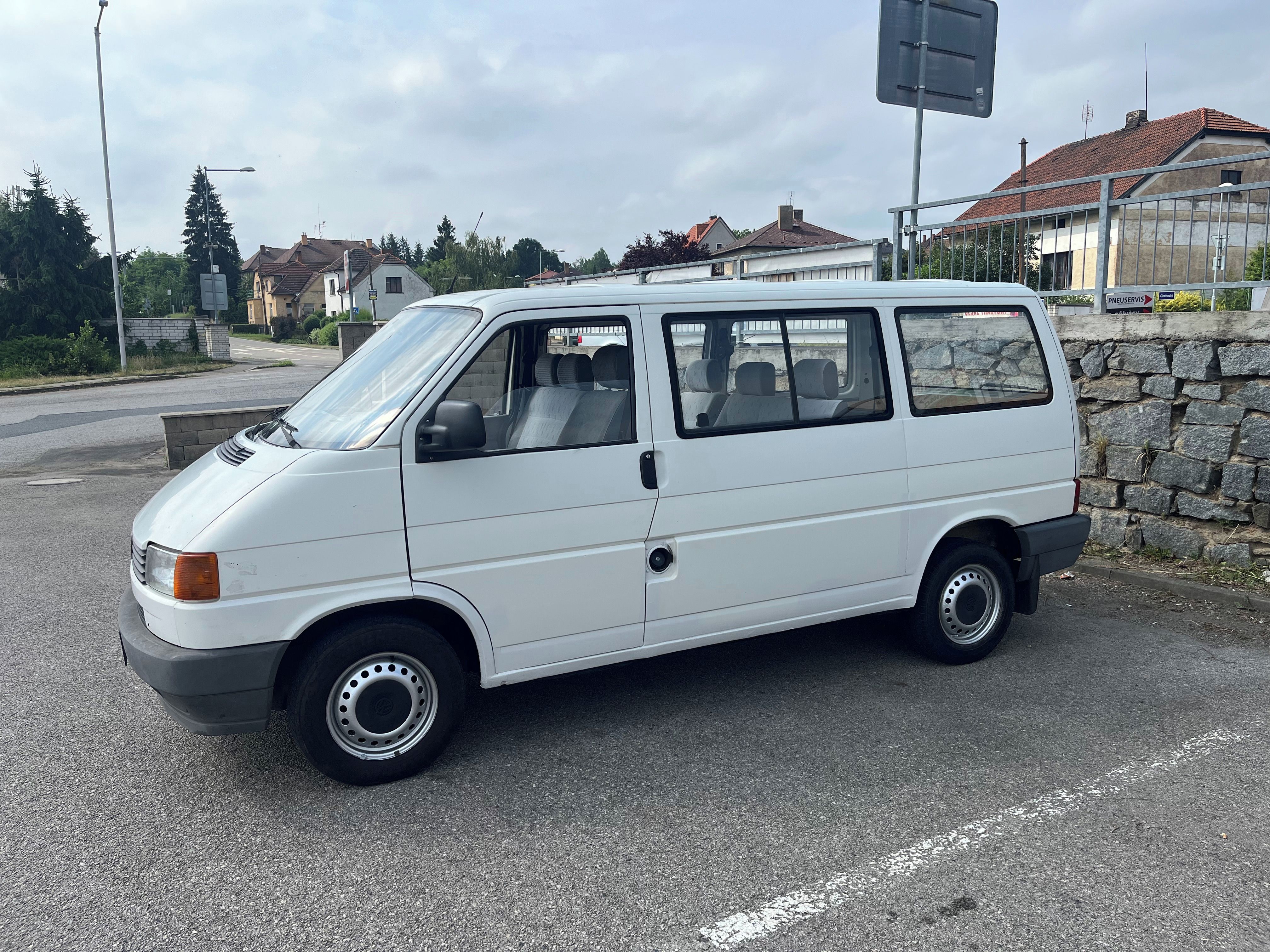Volkswagen Transporter, T4 2,5 L BENZÍN, 81 KW, STK 28 - fotka 3