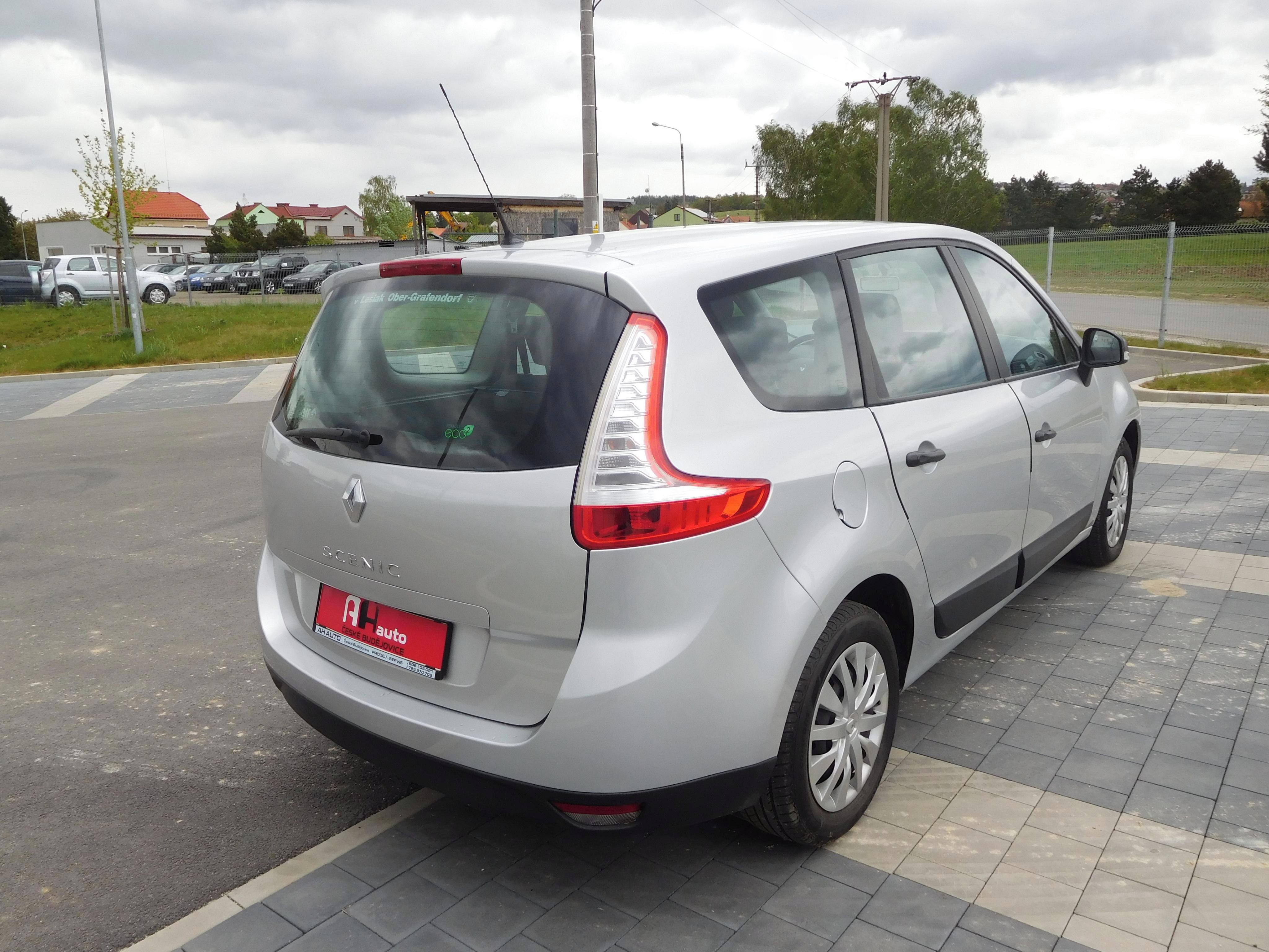 Renault Grand Scénic, 1.6i 16V, 81 kW, Klima - fotka 3