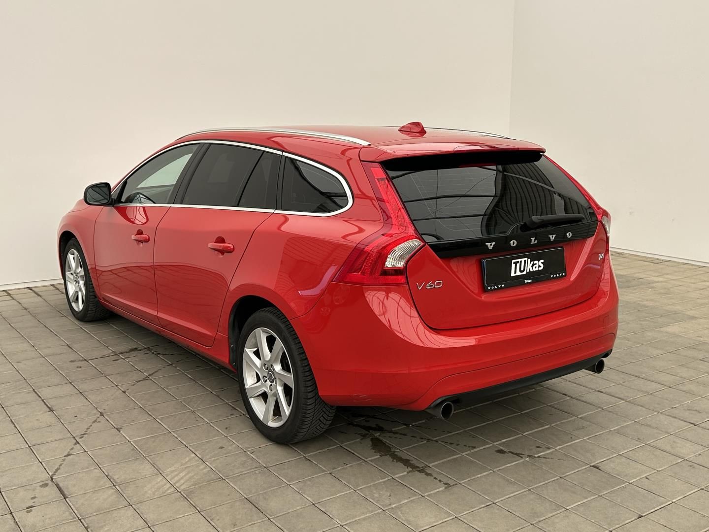 Volvo V60, 1.6T4 132kW Summum - fotka 3
