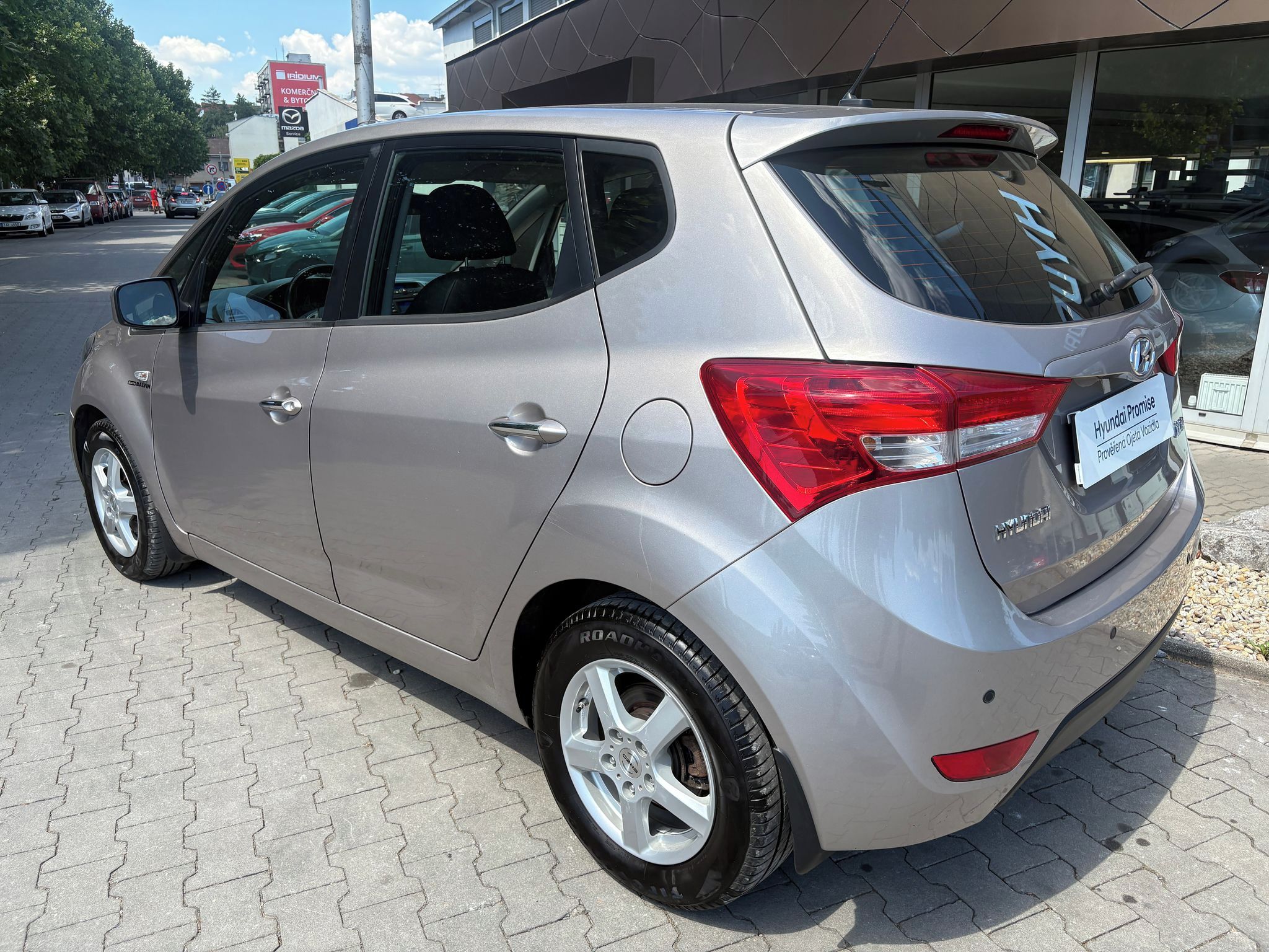 Hyundai ix20, Trikolor 1.6i 91kW - fotka 2