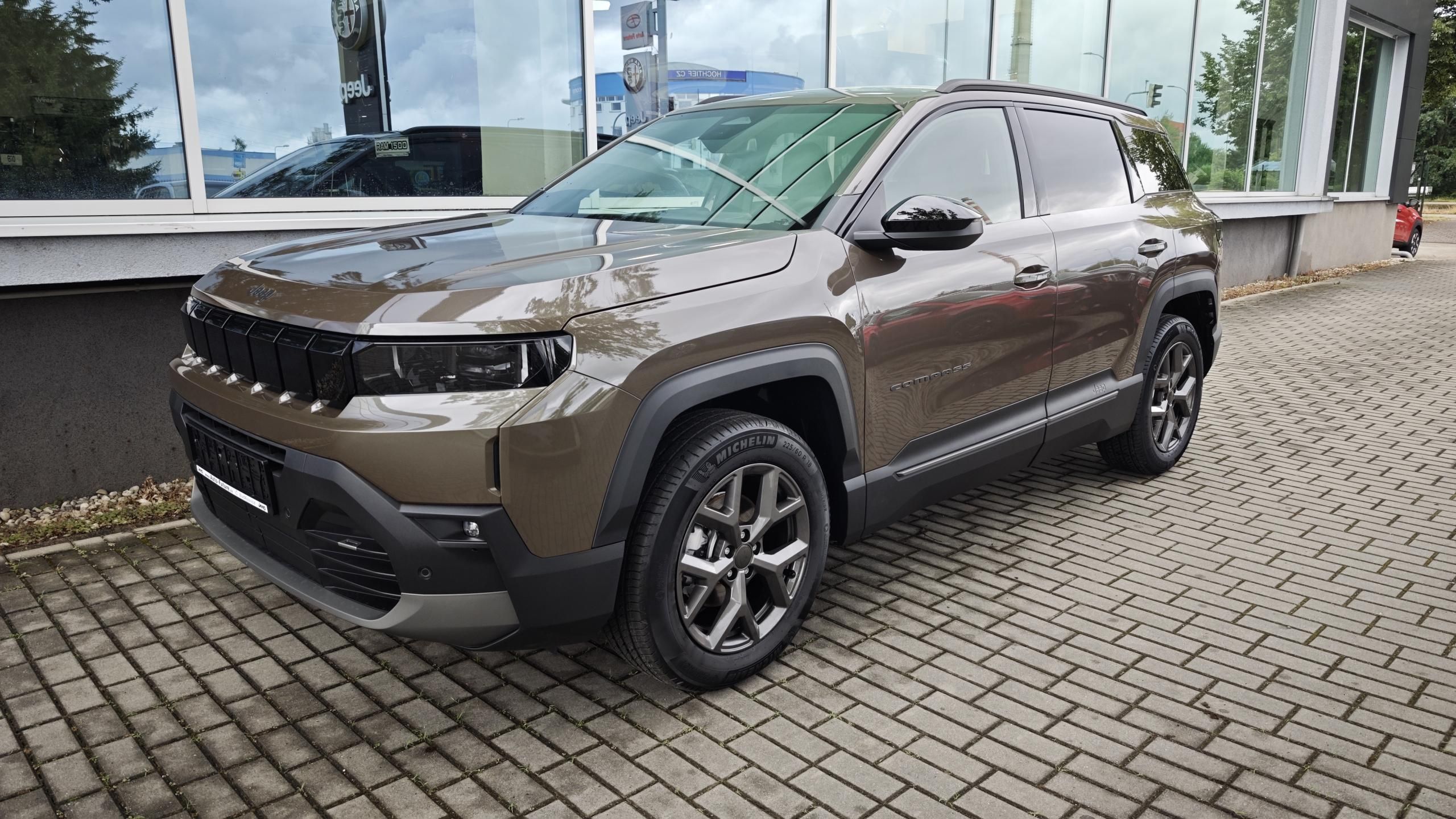 Jeep Compass, First Edition  hybrid 145PS AT - fotka 2