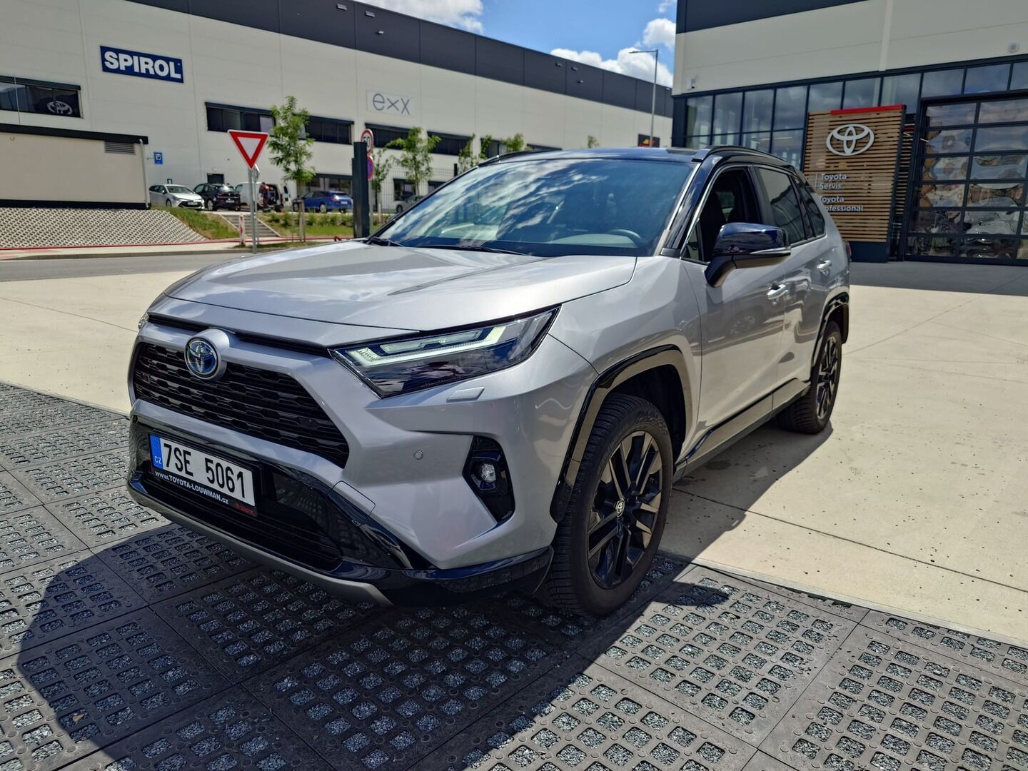 Toyota Rav4, SELECTION 4x4 2.5L HYBRID - fotka 3