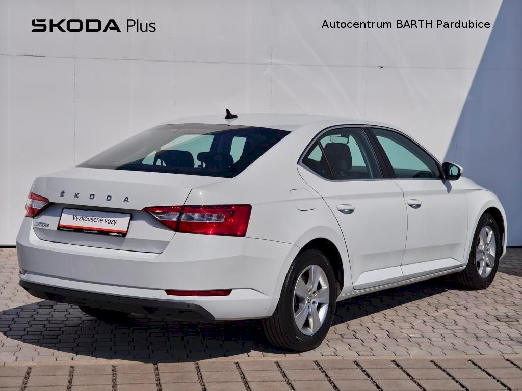 Škoda Superb, 2,0TDI / 110kW Ambition DSG - fotka 2