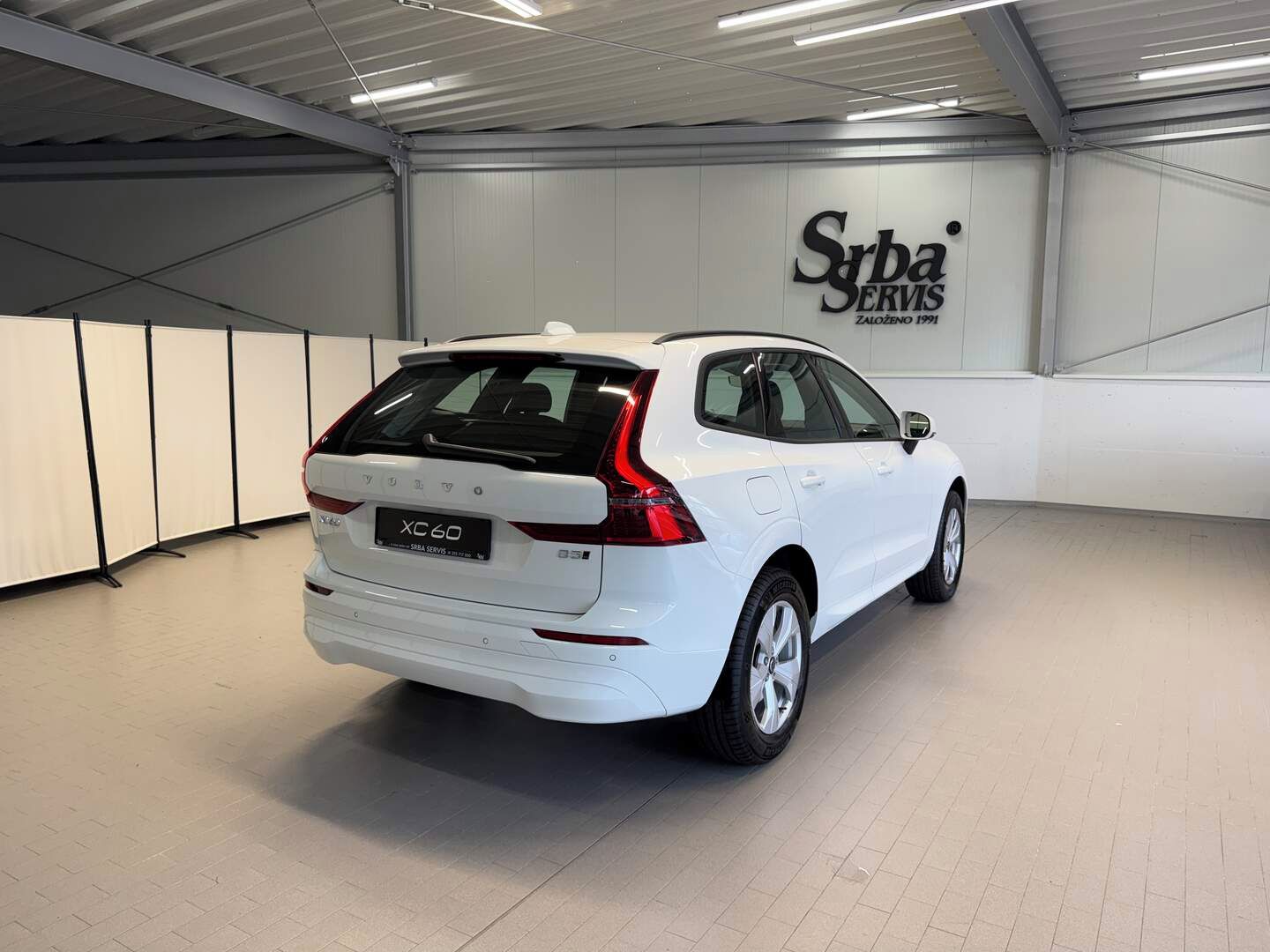 Volvo XC60, B5 2.0L 250+14 HPAT8 AWD CORE - fotka 4
