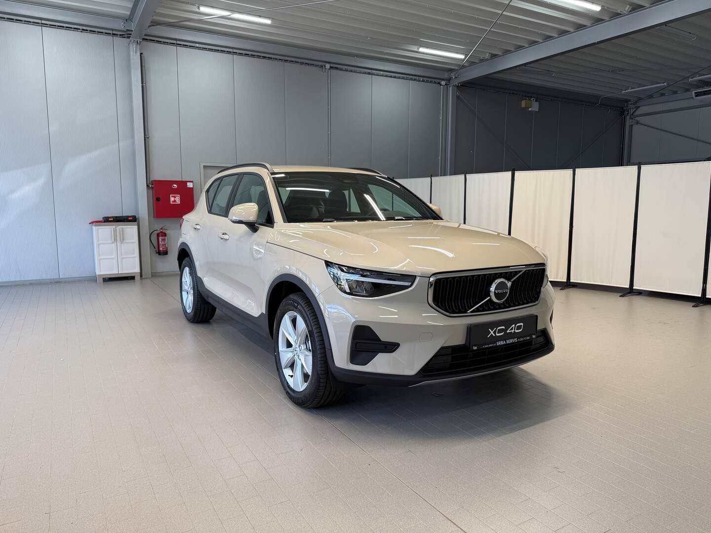 Volvo XC40, B3 2.0L 163 HP AT7 FWD CORE - fotka 4
