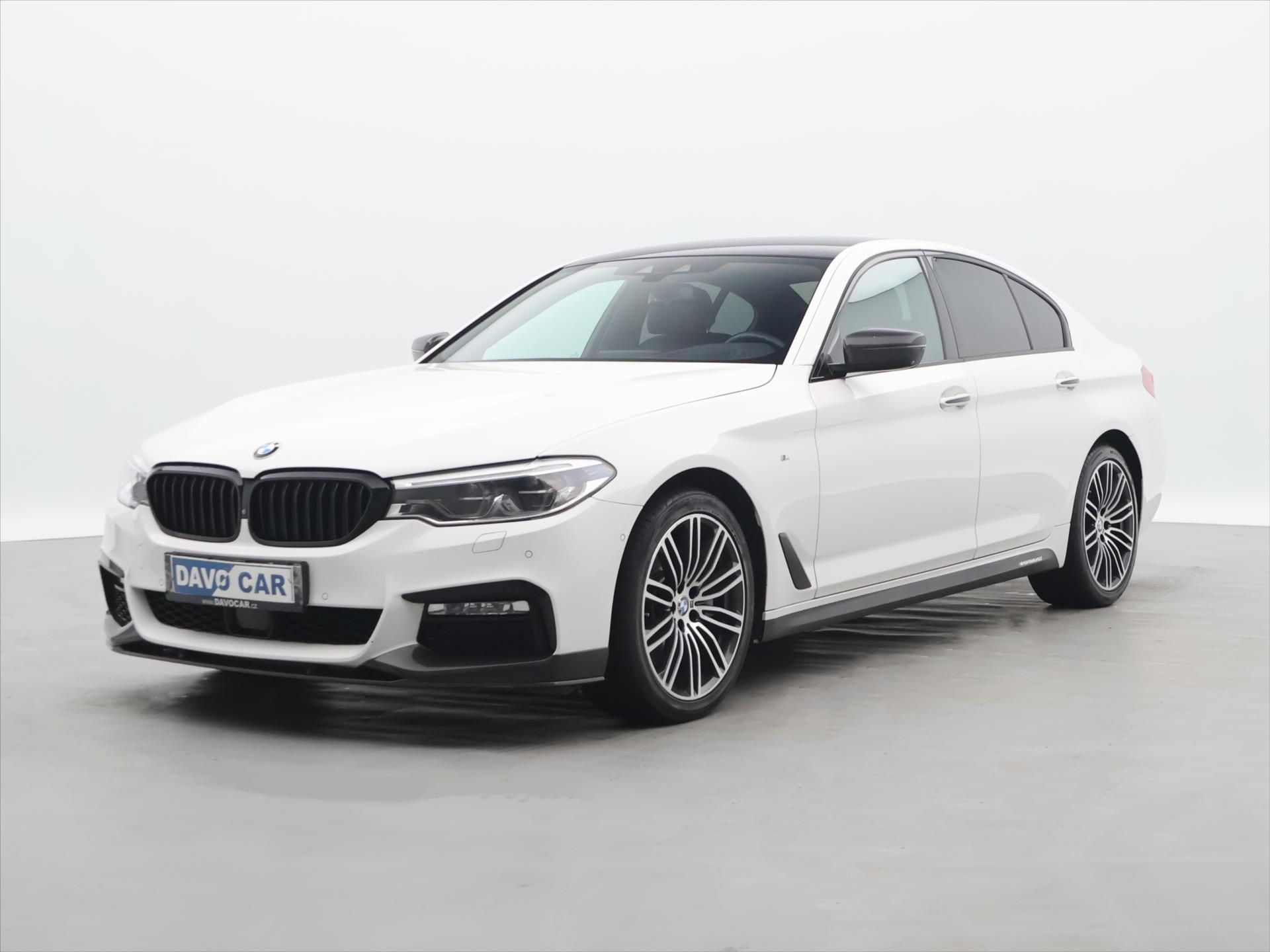 BMW Řada 5, 3,0 530d 195kW xDrive CZ - fotka 3