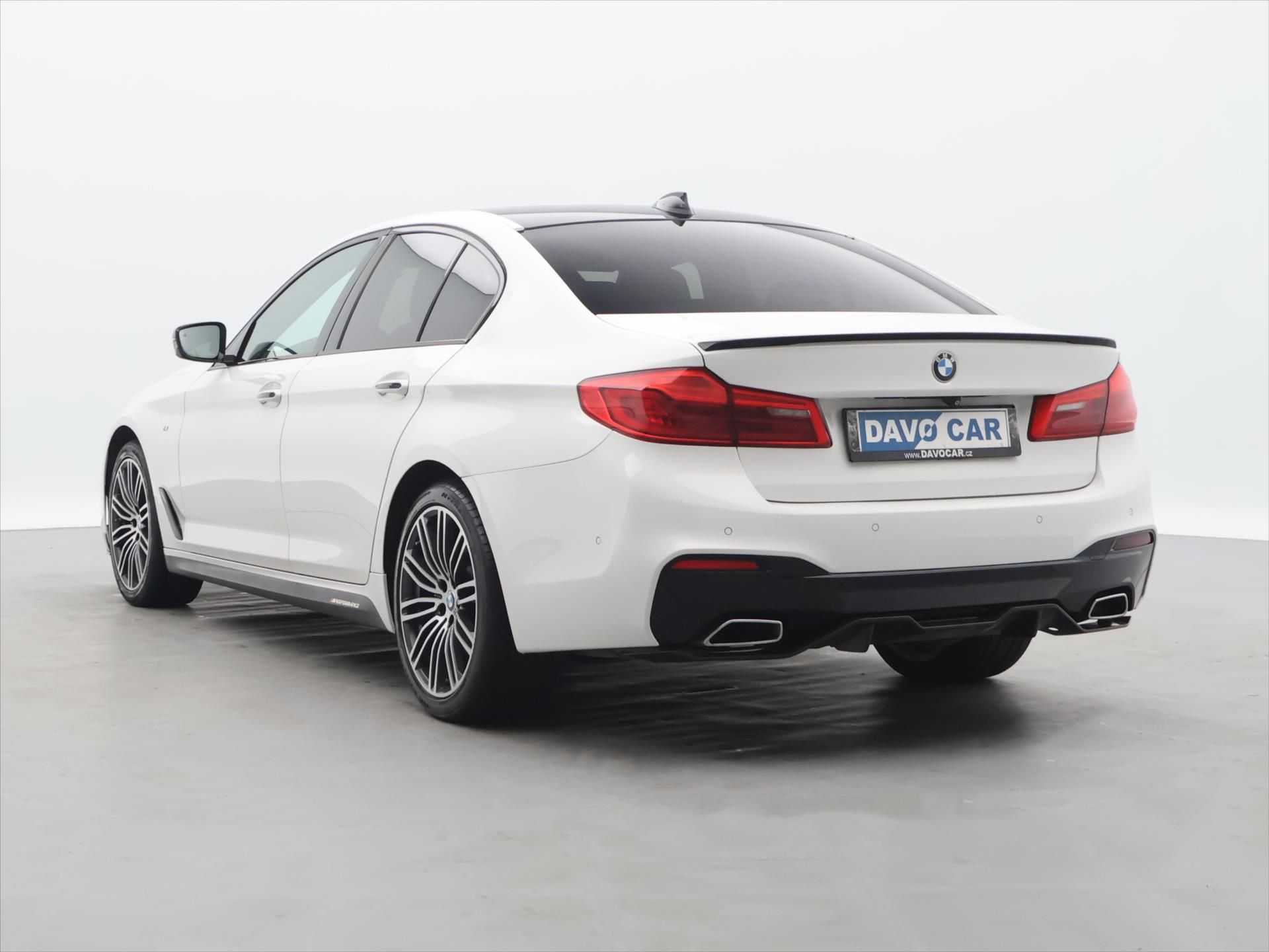BMW Řada 5, 3,0 530d 195kW xDrive CZ - fotka 5