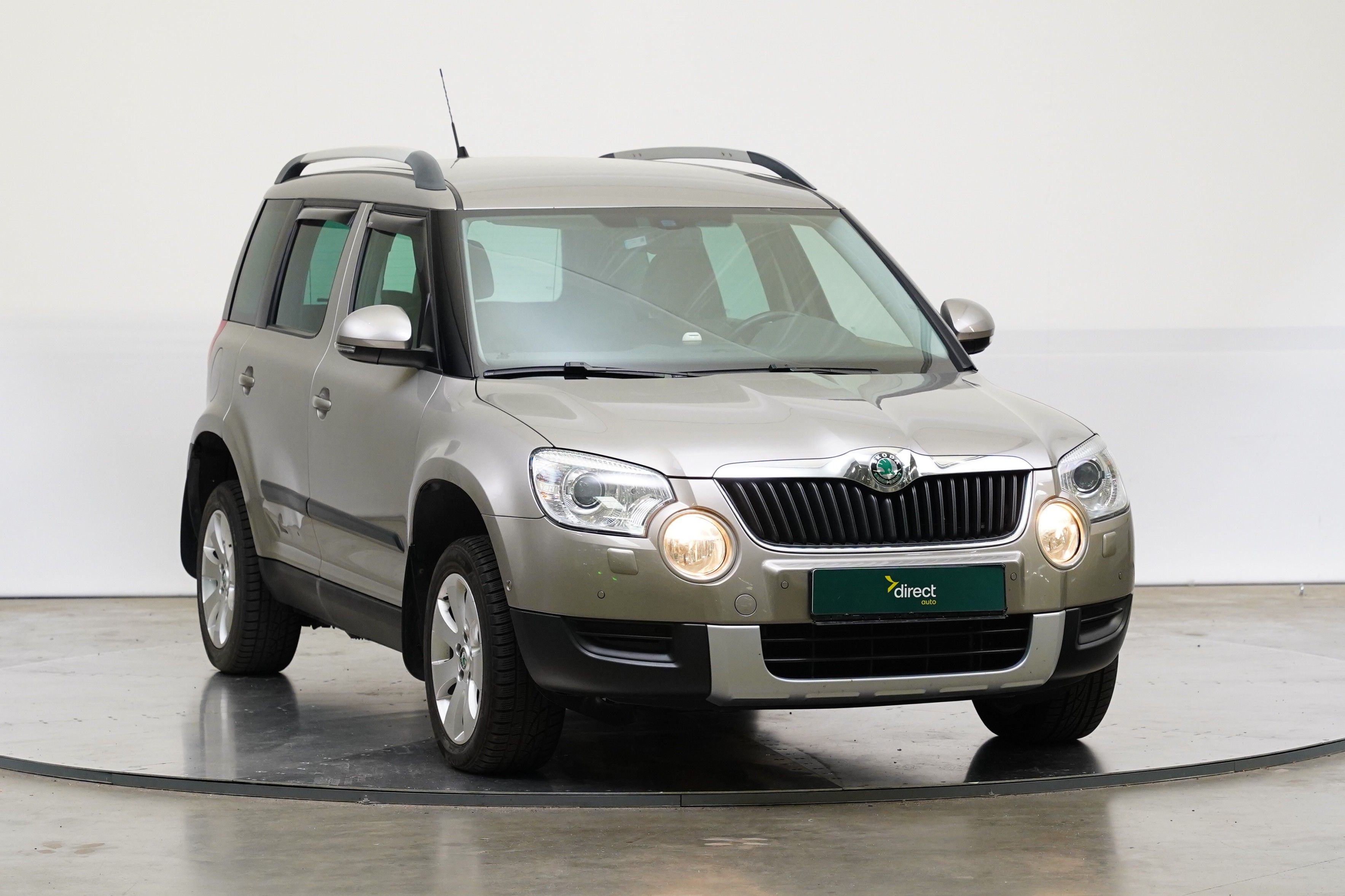 Škoda Yeti, 2.0 TDI 103kW DSG 4x4 Elegance - fotka 3