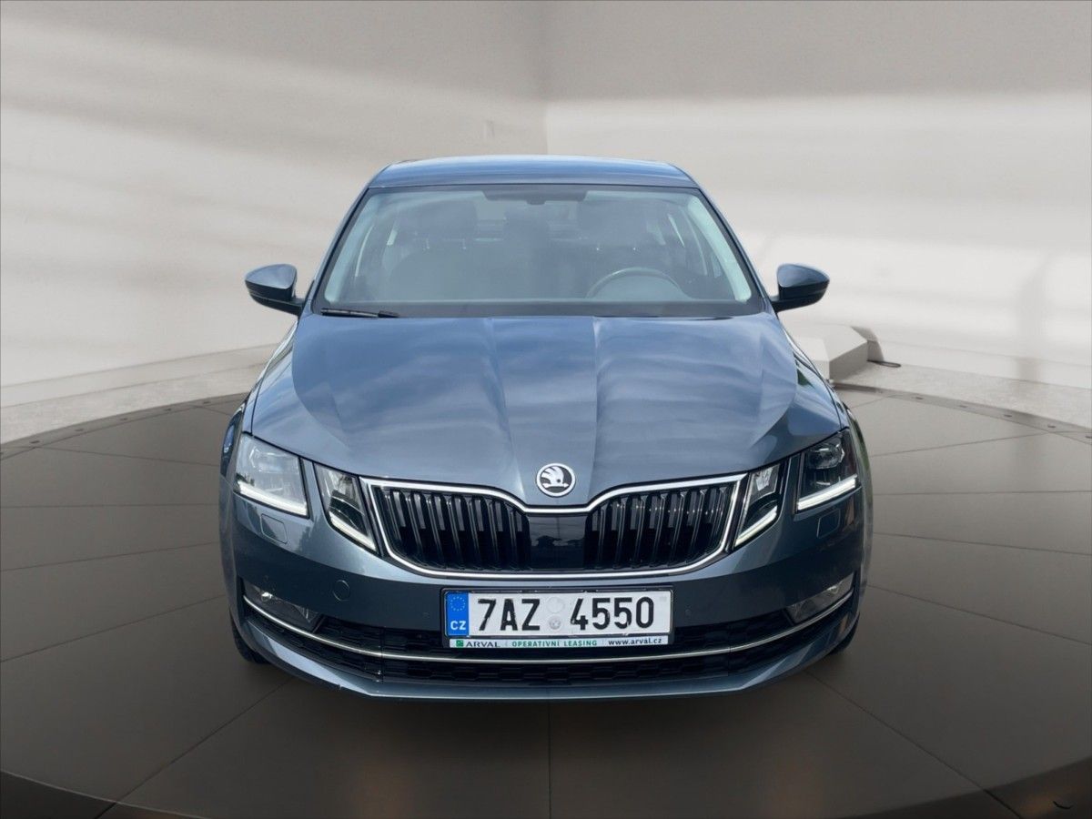 Škoda Octavia, 2,0 110 Style - fotka 2