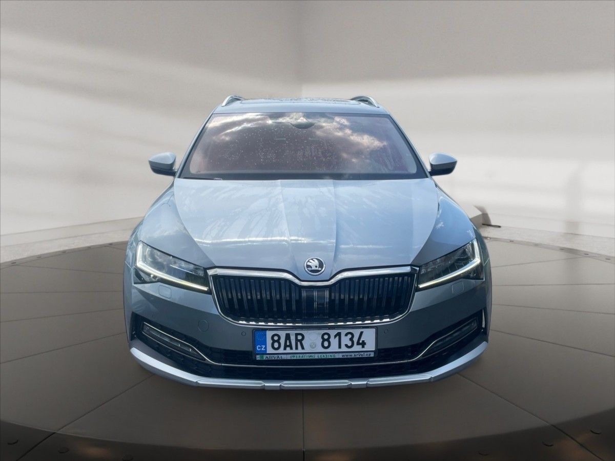Škoda Superb, 2,0 TSI 200 Sc. 4x4 AT - fotka 2