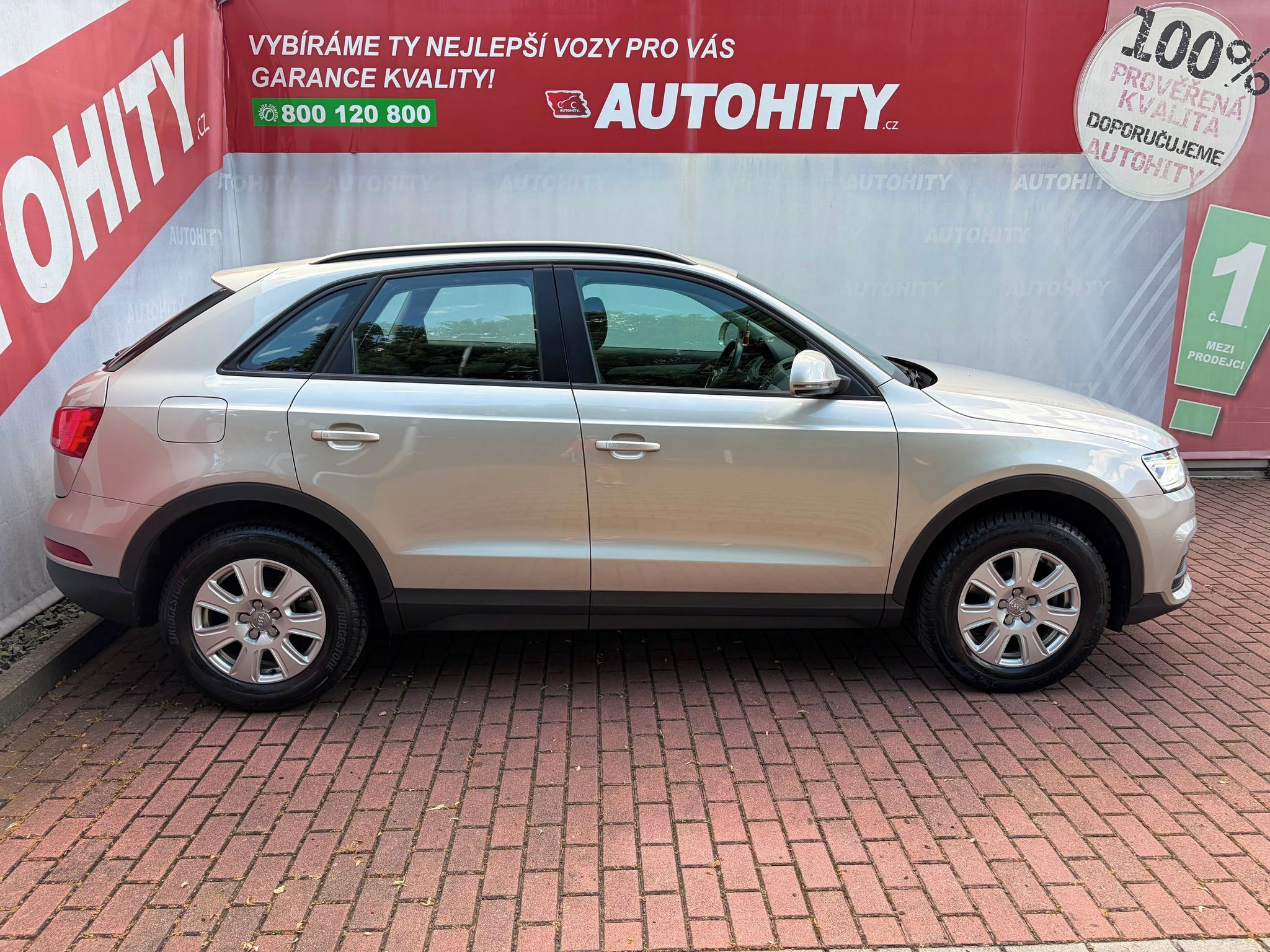 Audi Q3, 1.4 TFSi, Serviska, TOP - fotka 6