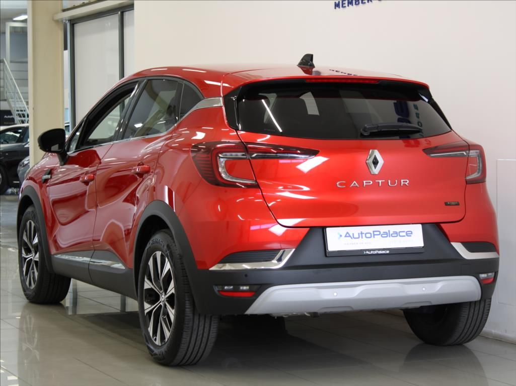 Renault Captur, 1,6 E-Tech 160k.Plug-IN 17tkm! - fotka 3