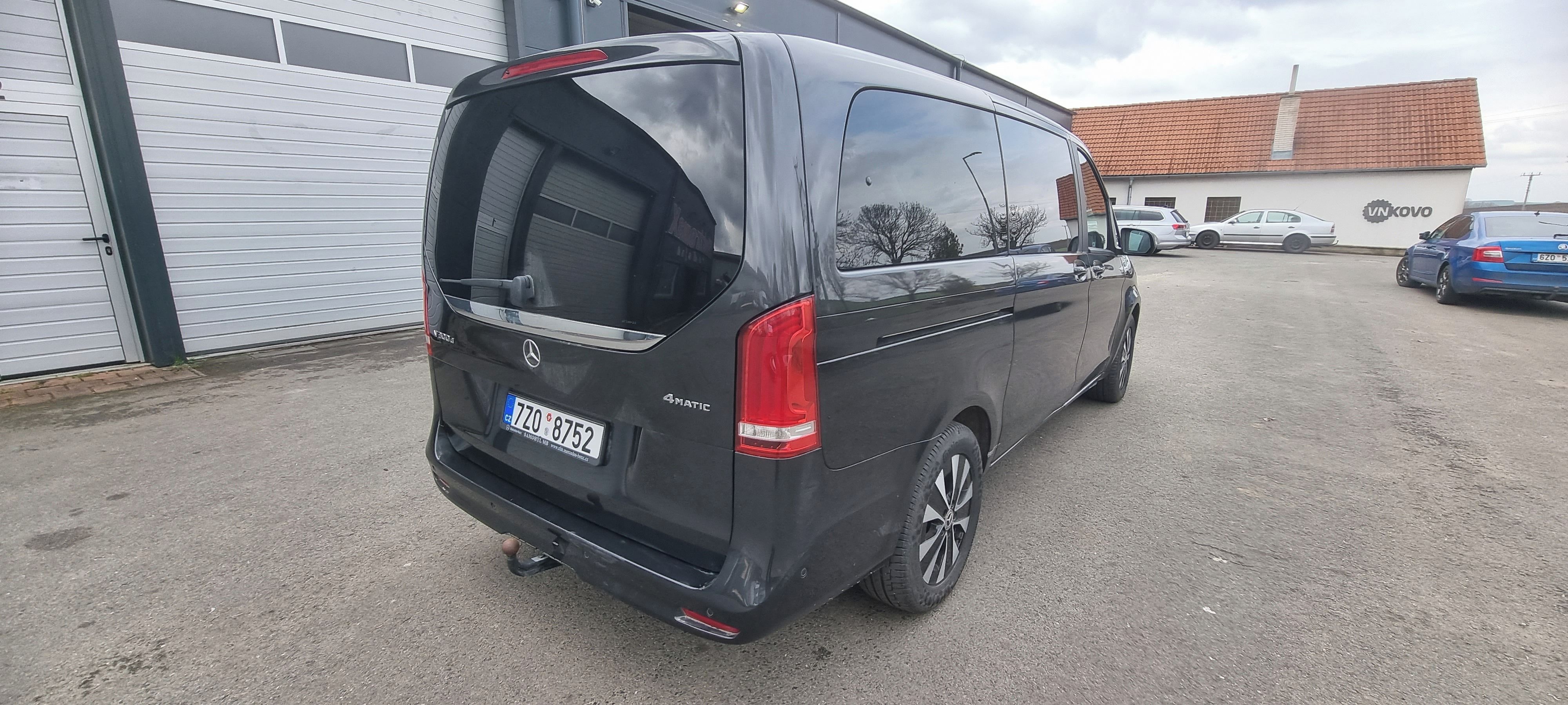 Mercedes-Benz Třídy V, V300, 4x4 - fotka 4