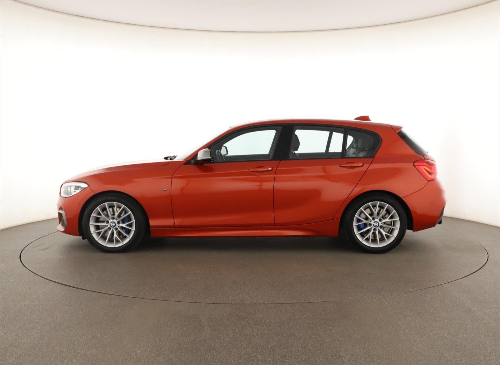 BMW Řada 1, M140i xDrive, 4X4, Automat - fotka 3