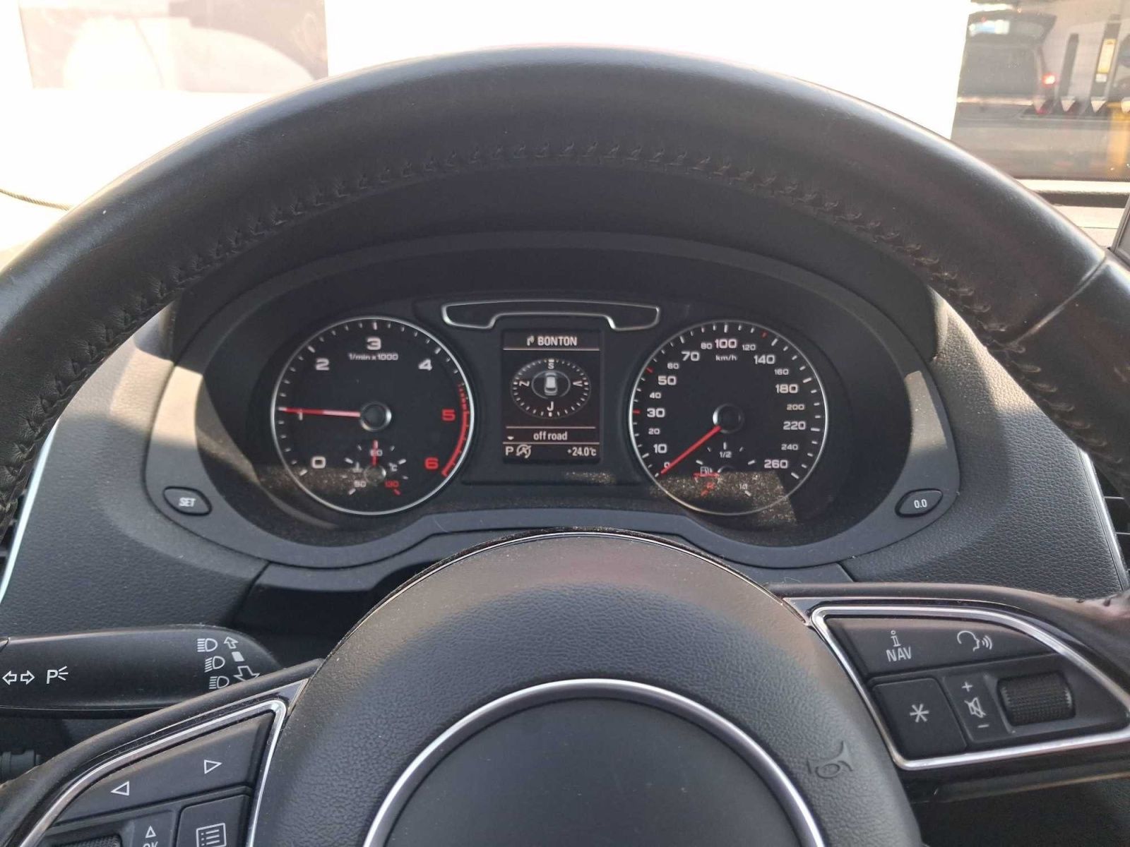 Audi Q3, 2.0 TDI, Exclusive, 4X4 - fotka 3