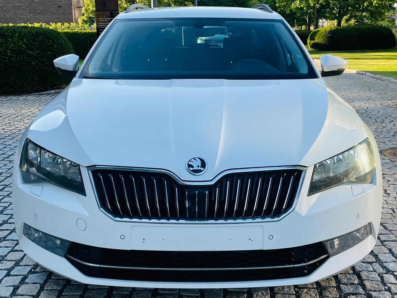 Škoda Superb, 2.0TDI 1MAJITEL TAŽNÉ SERVISKA - fotka 6