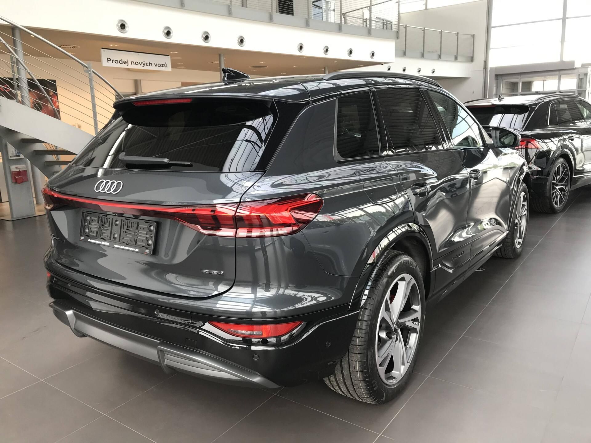 Audi Q6 e-tron, quattro 100kWh - fotka 3