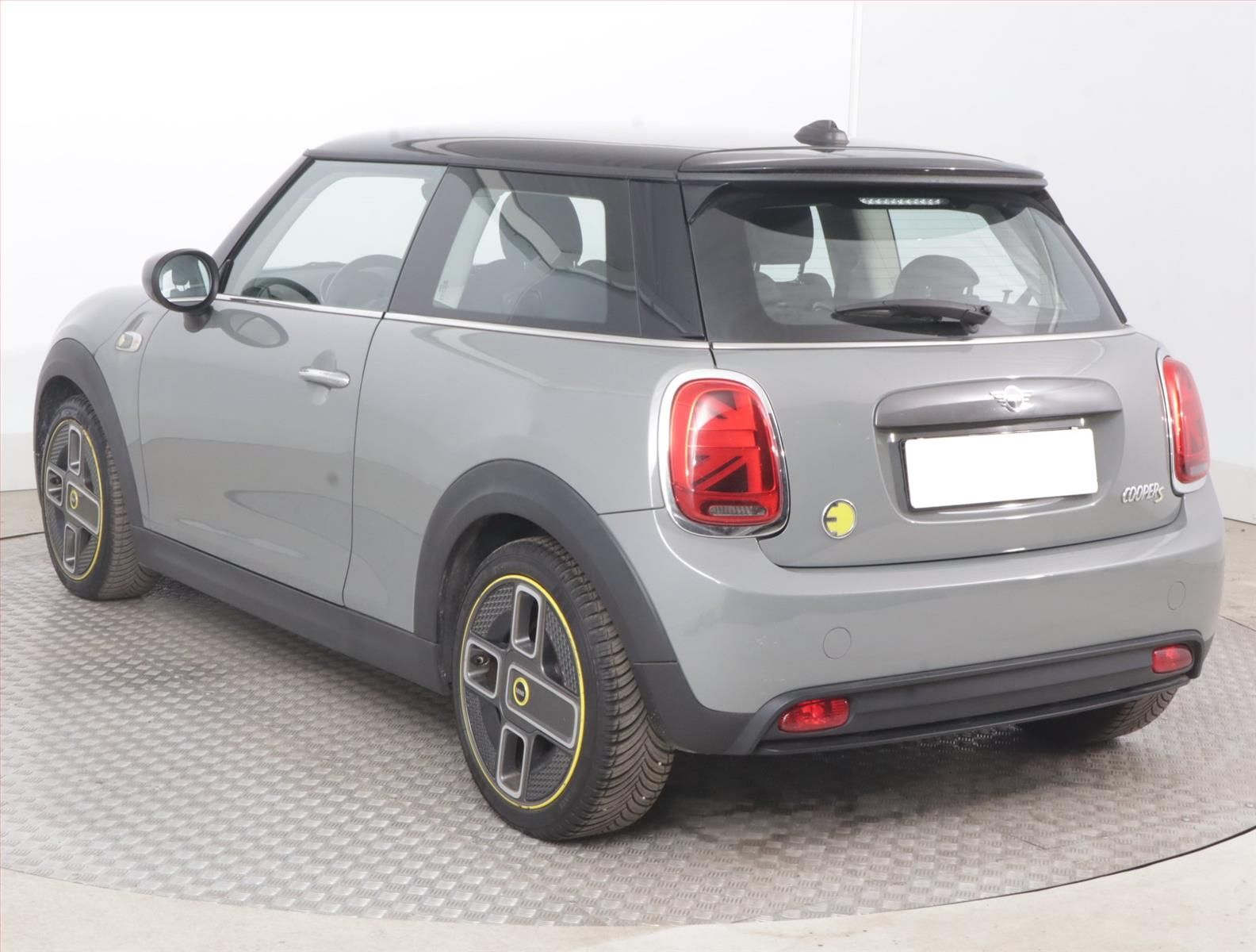Mini, Cooper SE 32 kWh, SoH 95% - fotka 4