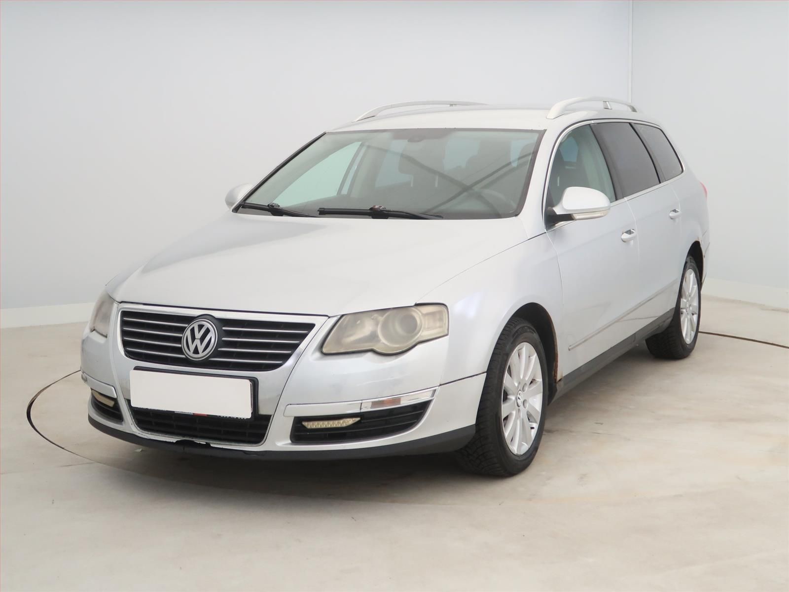 Volkswagen Passat, 2.0 TDI, Comfortline, Klima - fotka 2