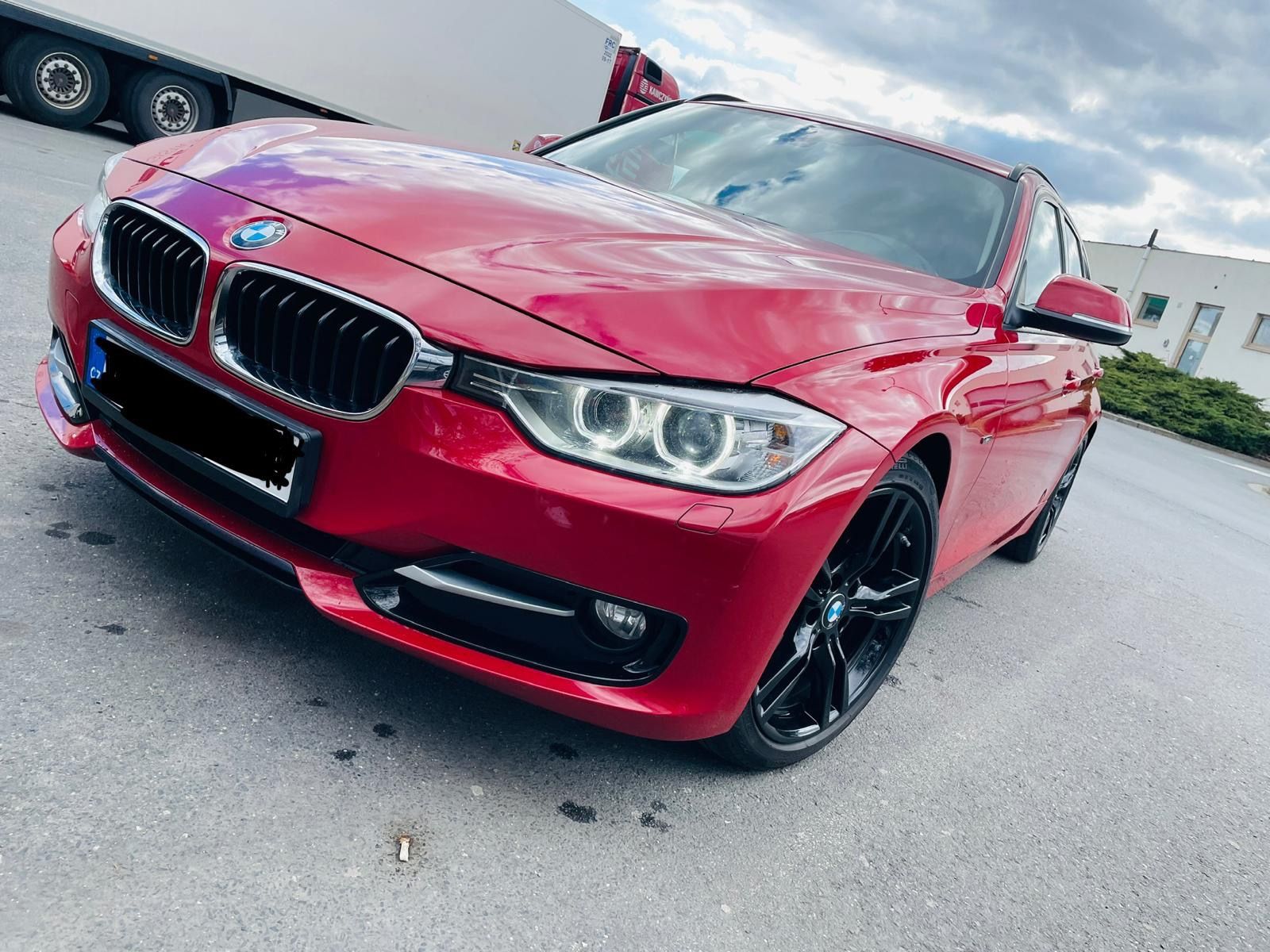 BMW Řada 3, Prodám BMW 318d Touring (F31)