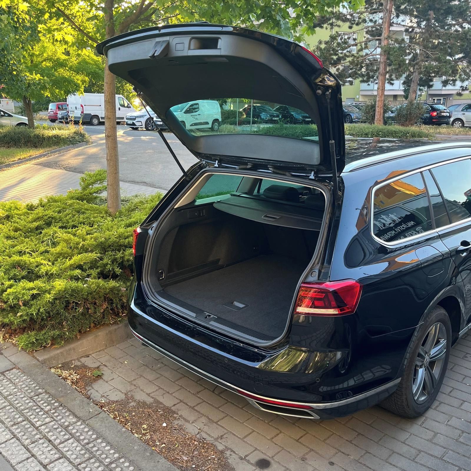 Volkswagen Passat Variant, 2.0 TDI, DSG, Nehavarovaný - fotka 5