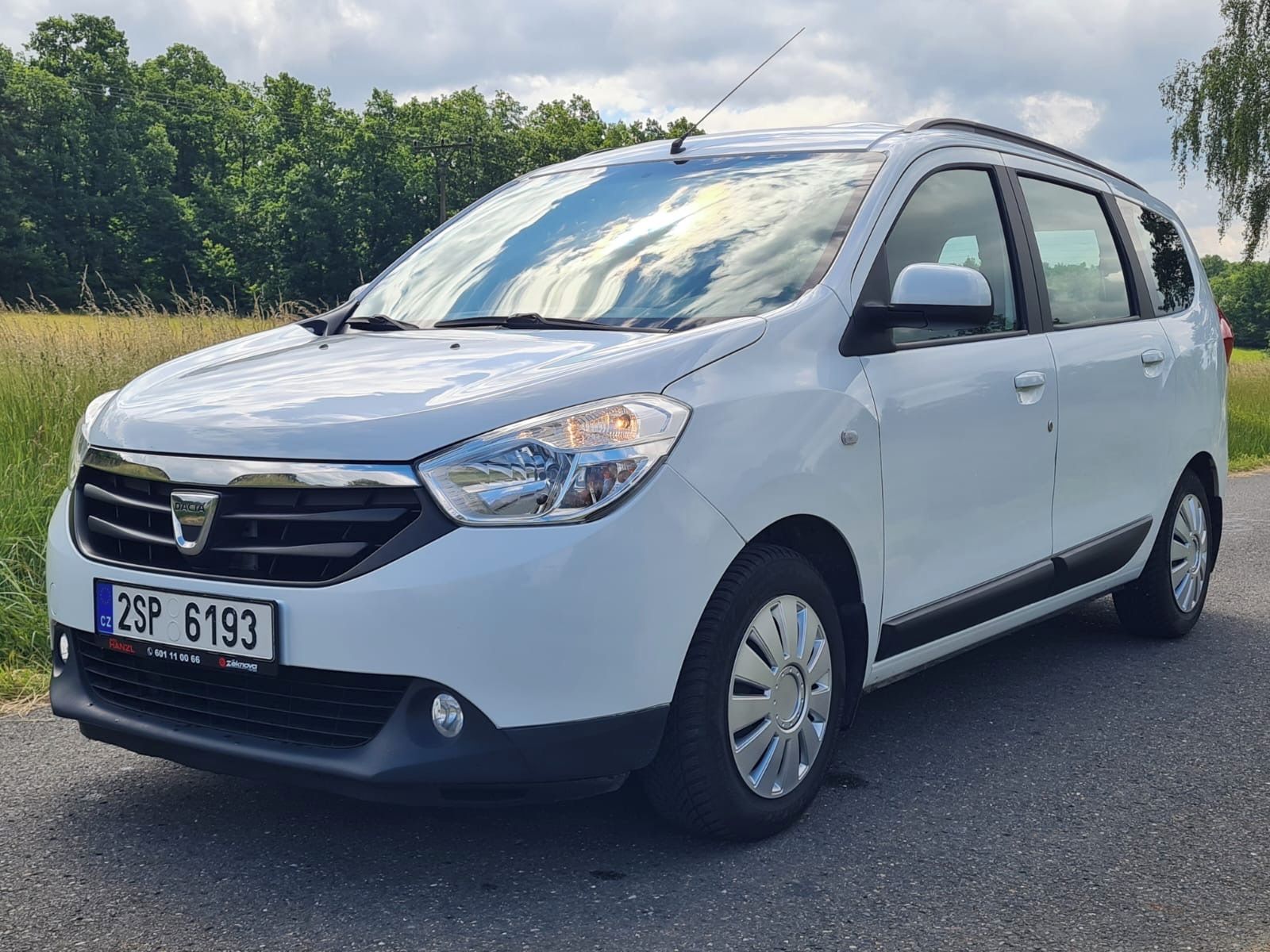 Dacia Lodgy, 1.5 dCi Arctica, ČR, 1.MAJ, TZ - fotka 2