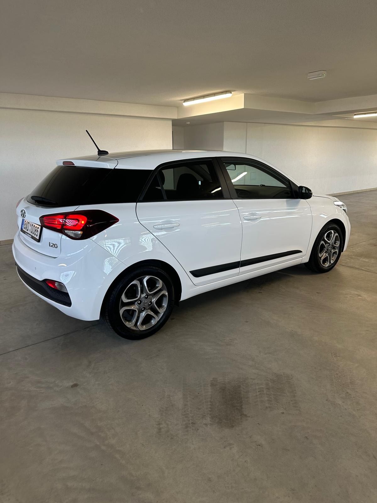Hyundai i20, 1.2 62 kW ČR Servis 4válec - fotka 2