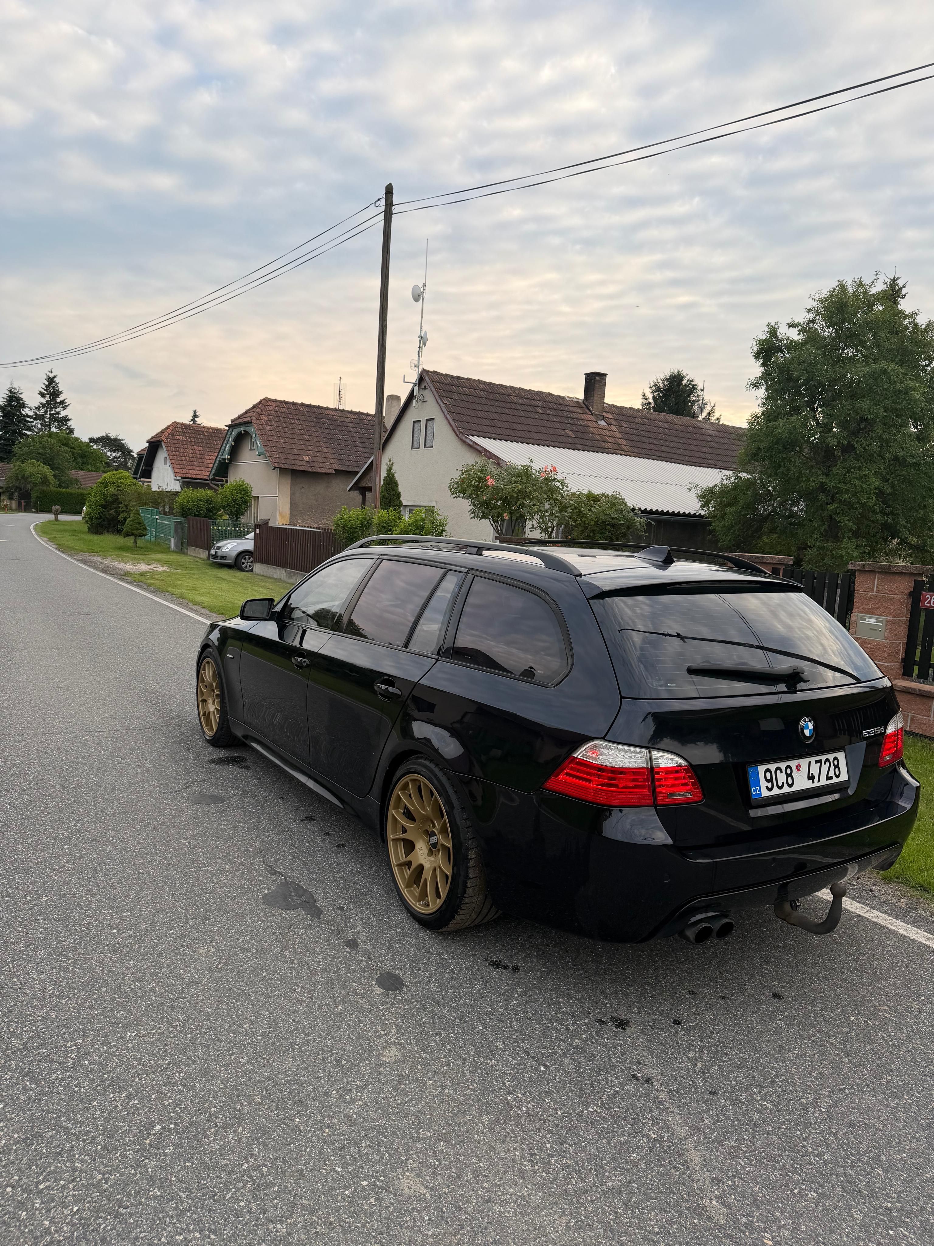 BMW Řada 5, 535d - fotka 5