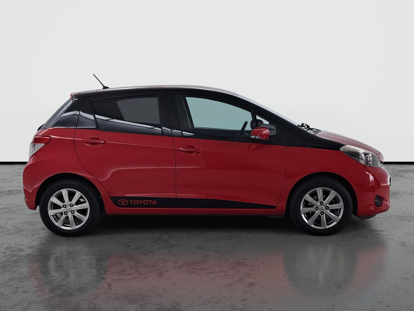 Toyota Yaris, 1.0 VVT-i, Klima, El. okna - fotka 6