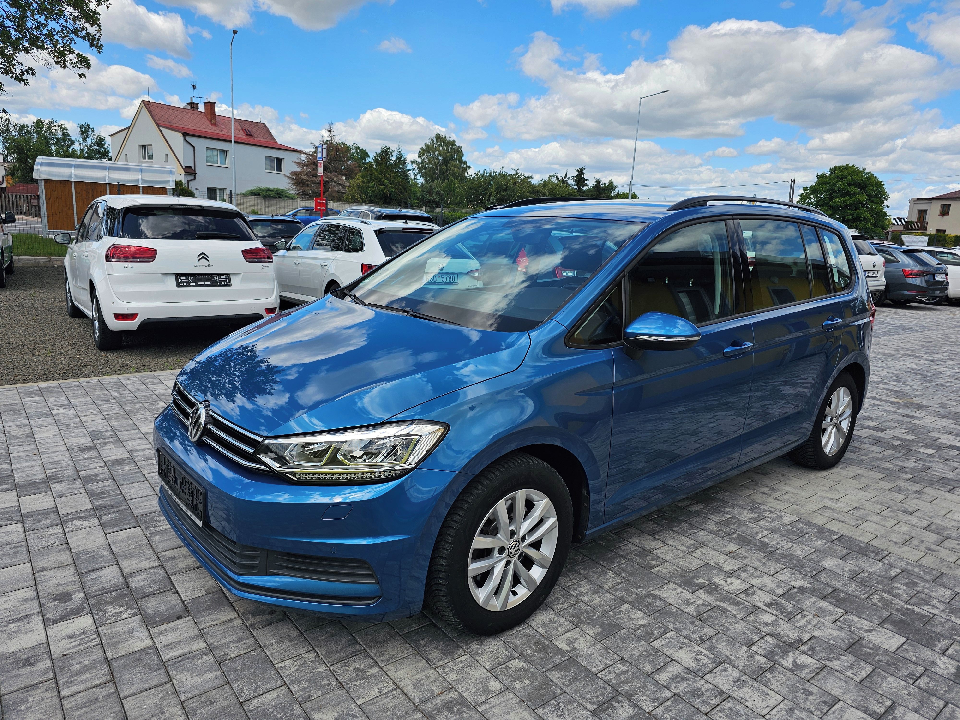 Volkswagen Touran, 1.4 TSI 110kw, Highline, 1 Maj - fotka 5
