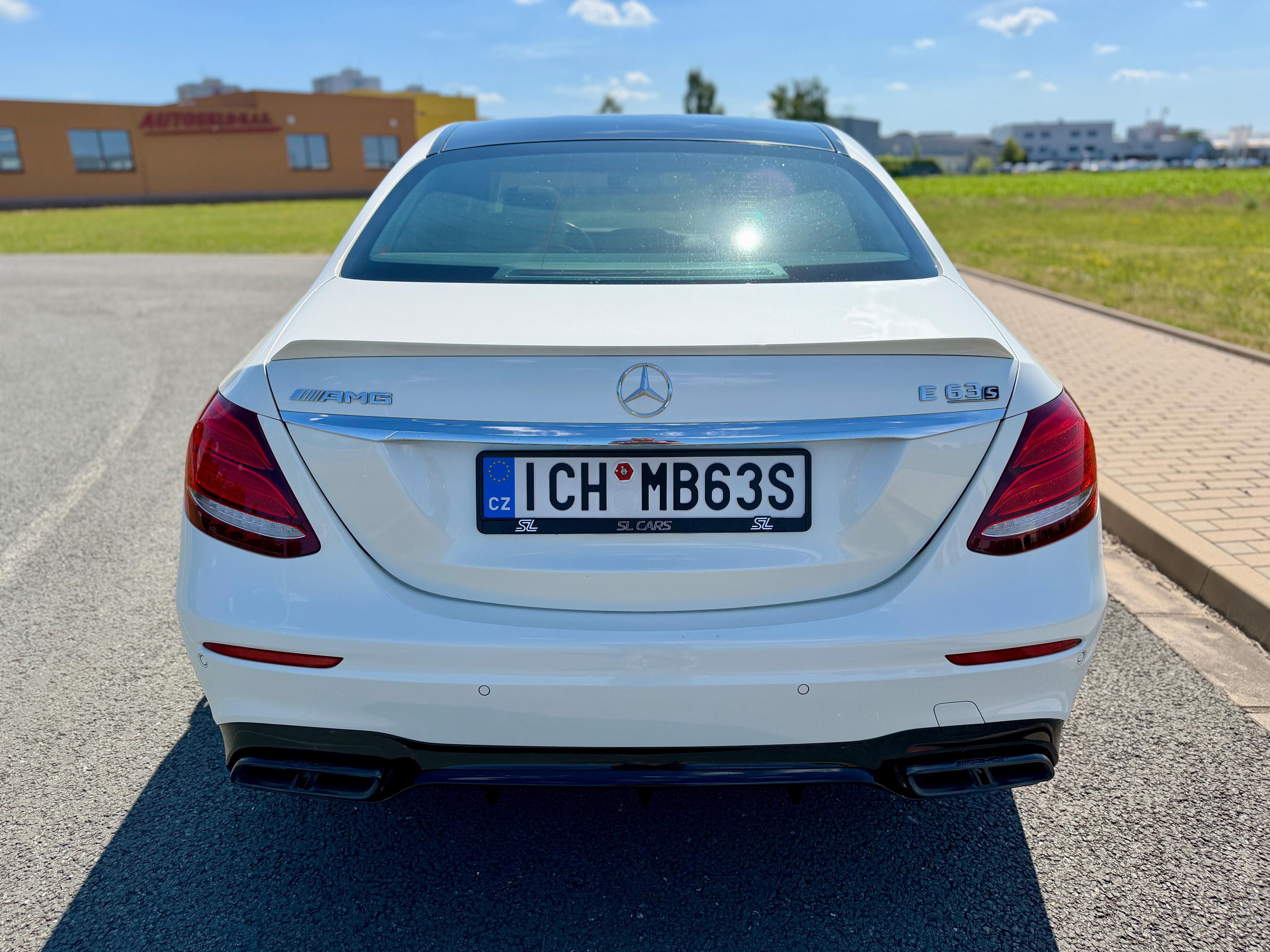 Mercedes-Benz Třídy E, 63S AMG 4M+ ČR DPH BURMESTER - fotka 4