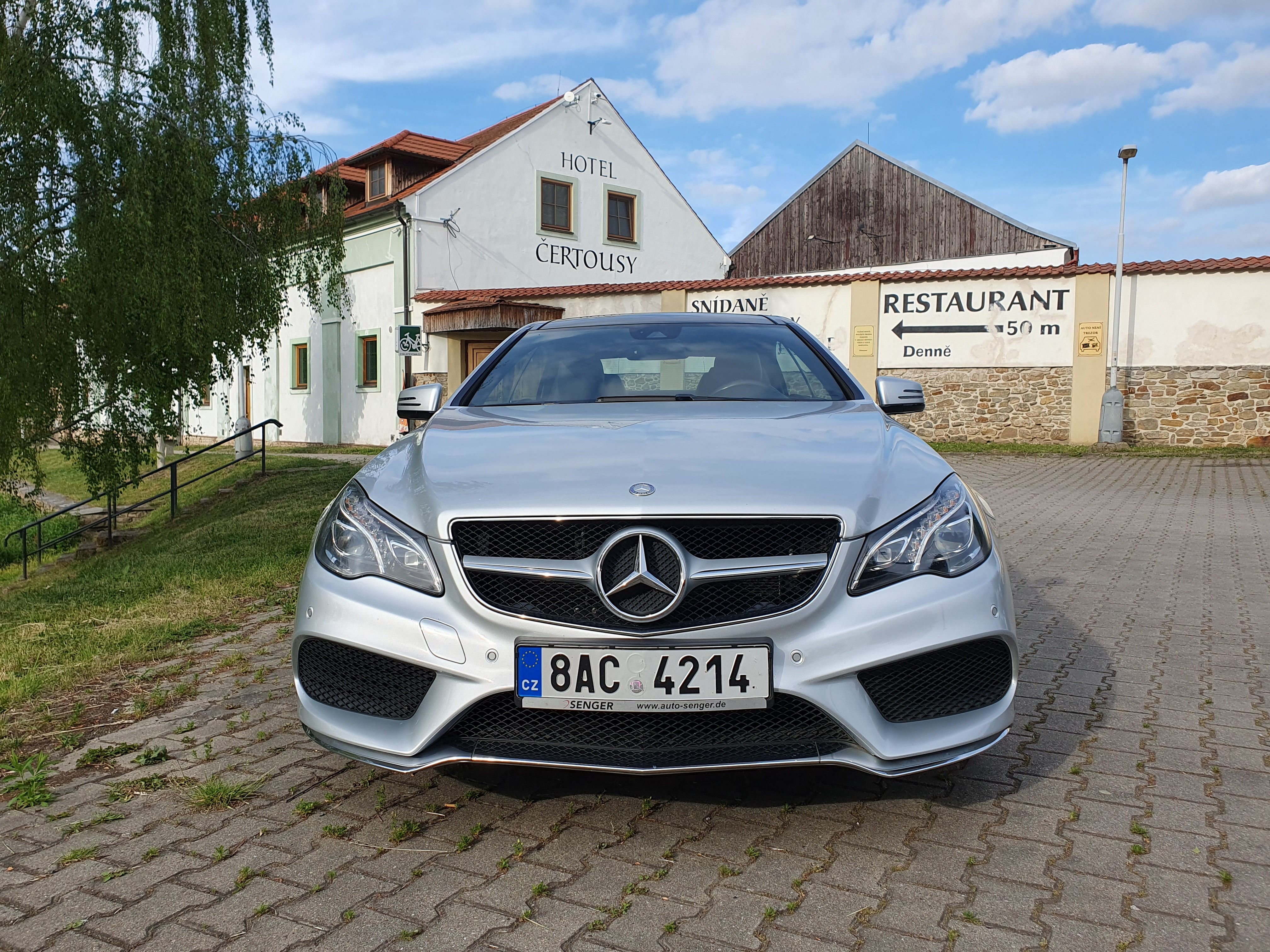 Mercedes-Benz Třídy E, E 350 Kupé AMG Paket - fotka 2