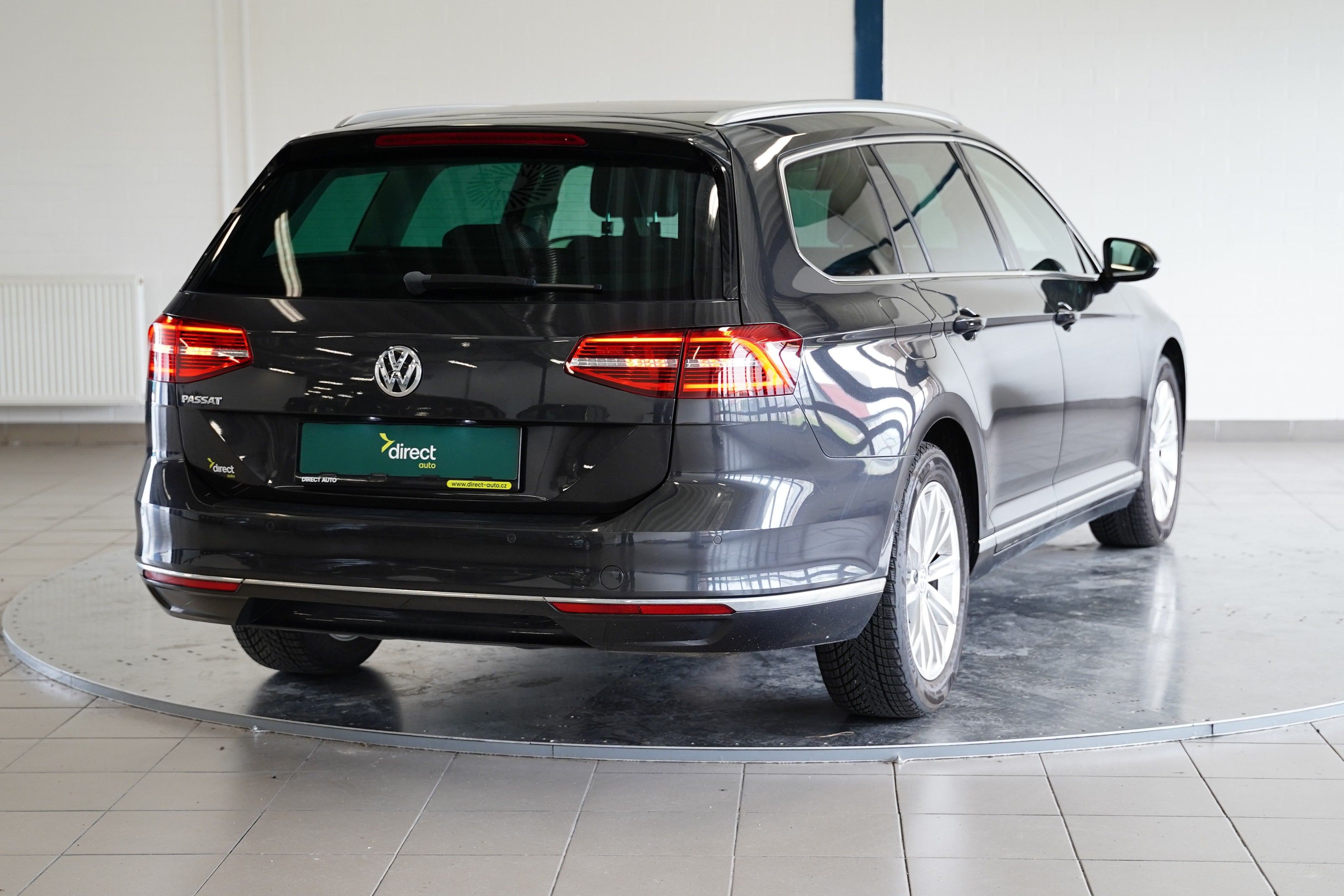 Volkswagen Passat, 2.0 TDI 110 kW DSG Highline - fotka 2