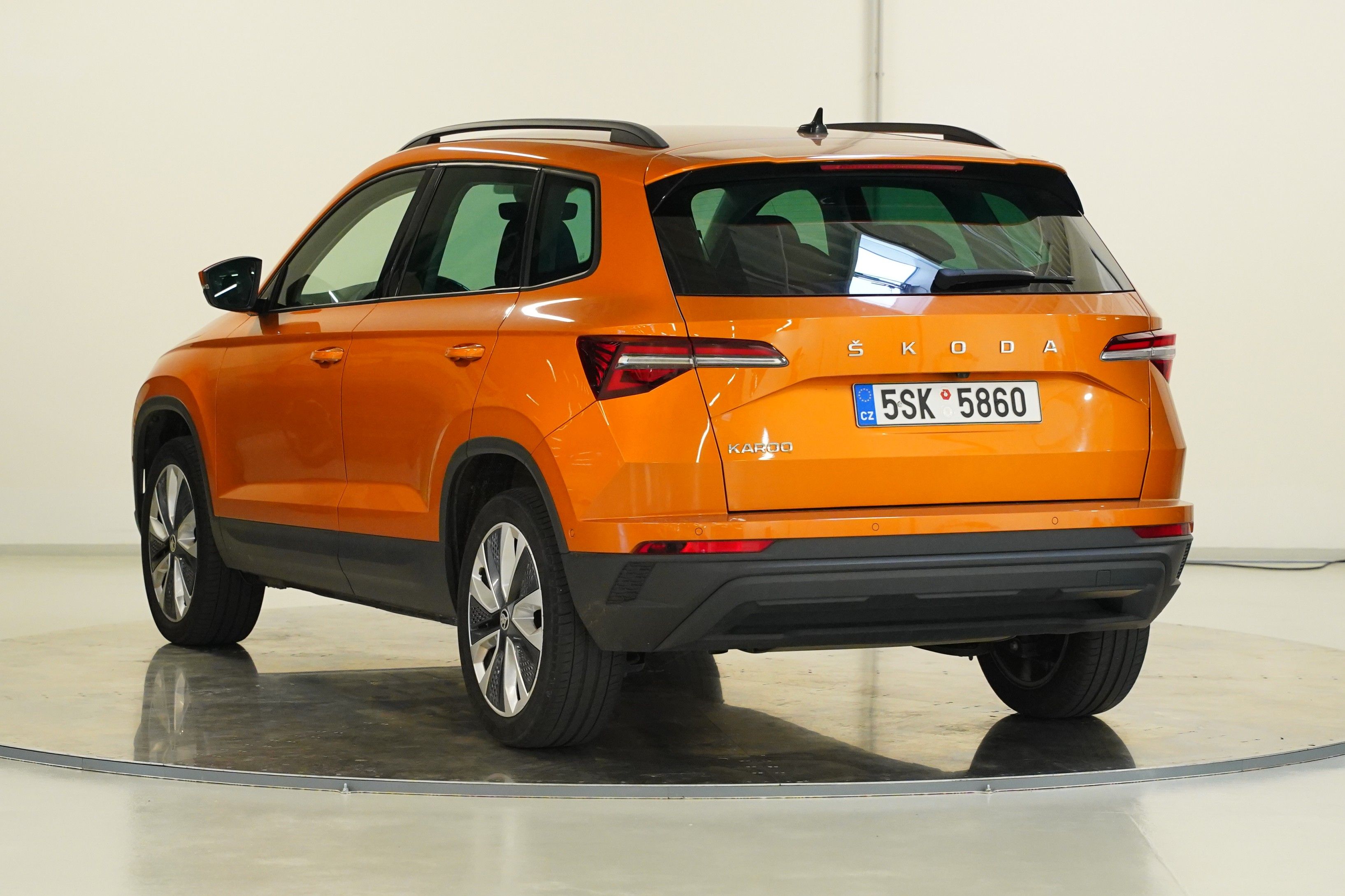 Škoda Karoq, 1.0TSI 81kw style - fotka 2
