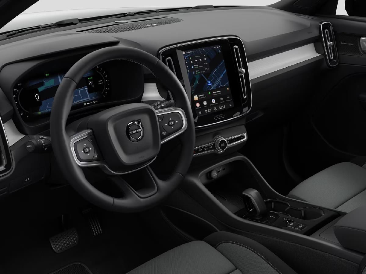 Volvo XC40, 2.0B3 120kW PLUS DARK - fotka 4