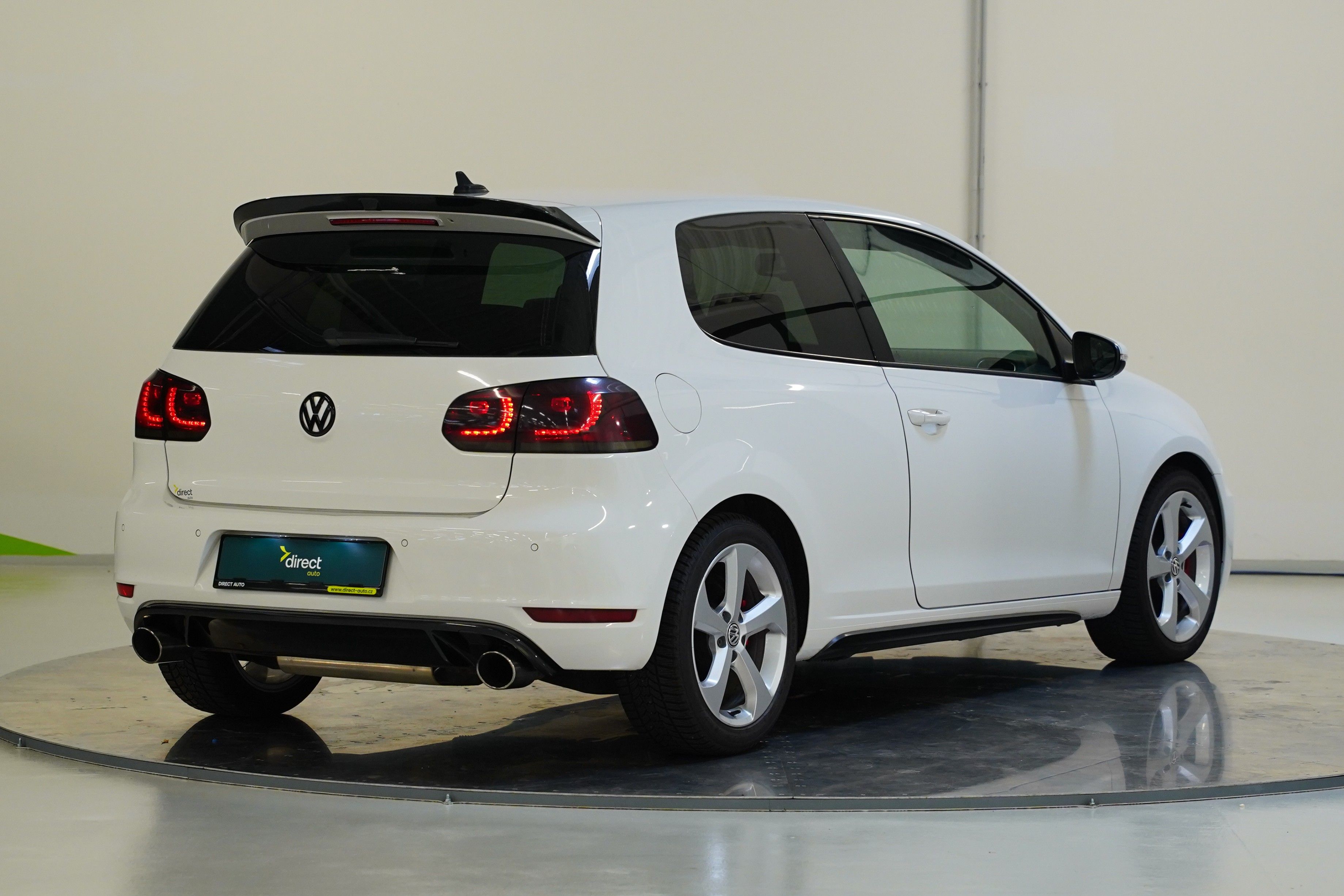 Volkswagen Golf, 2.0 TSI 155 kW DSG GTI - fotka 2