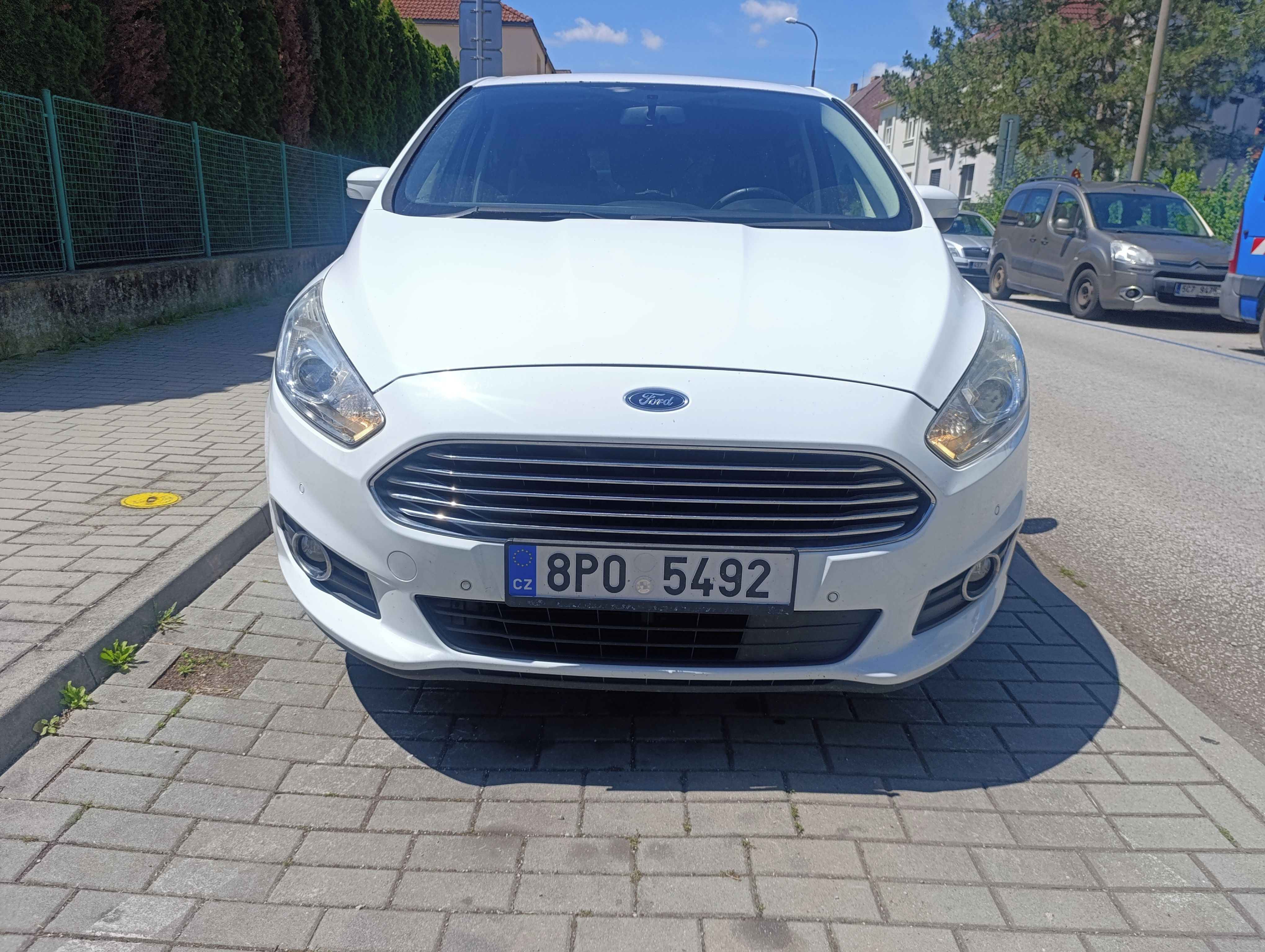Ford S-MAX, 2.0 TDCi, 7 míst, nová STK - fotka 2