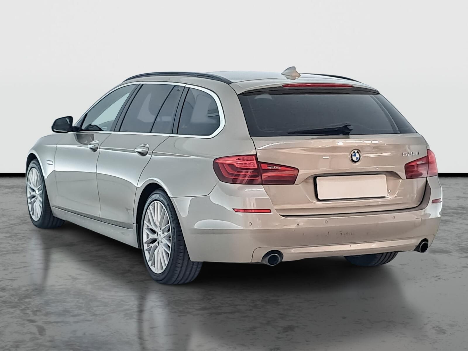 BMW Řada 5, 535i, Kůže, Navi - fotka 4