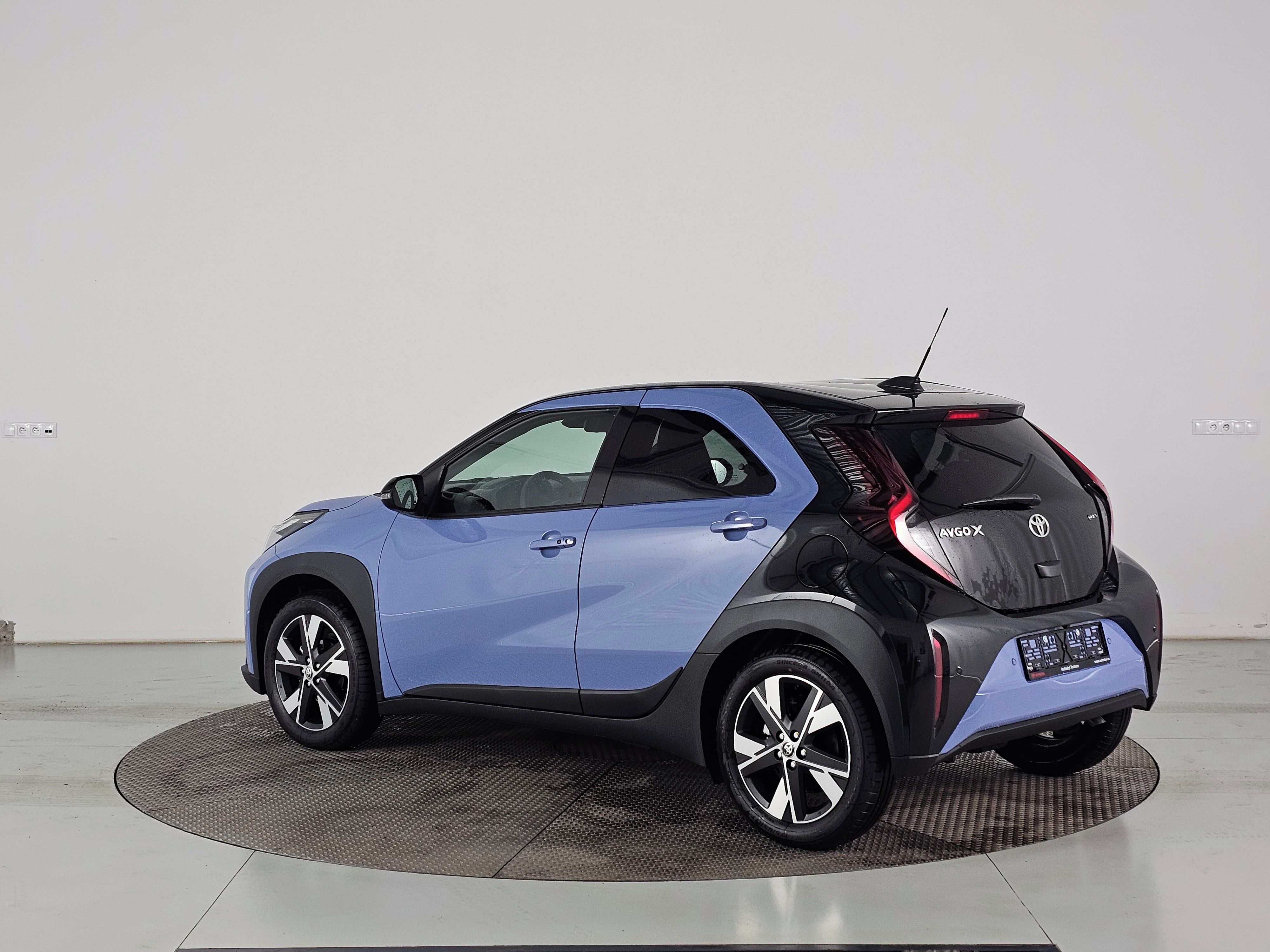 Toyota Aygo, X, 1.5HEV 116k 2x4 Style Smart - fotka 6