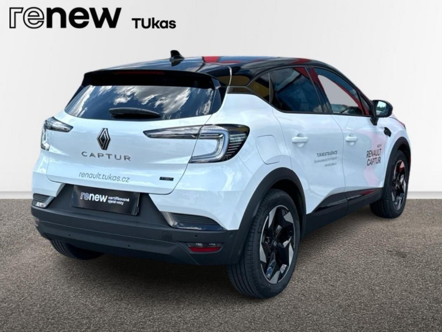 Renault Captur, 1.8full hybrid 117kW Techno - fotka 3