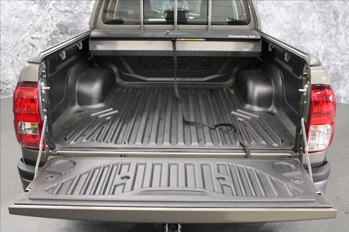 Toyota Hilux, 2,4 D-4D 1.majitel CZ - fotka 5