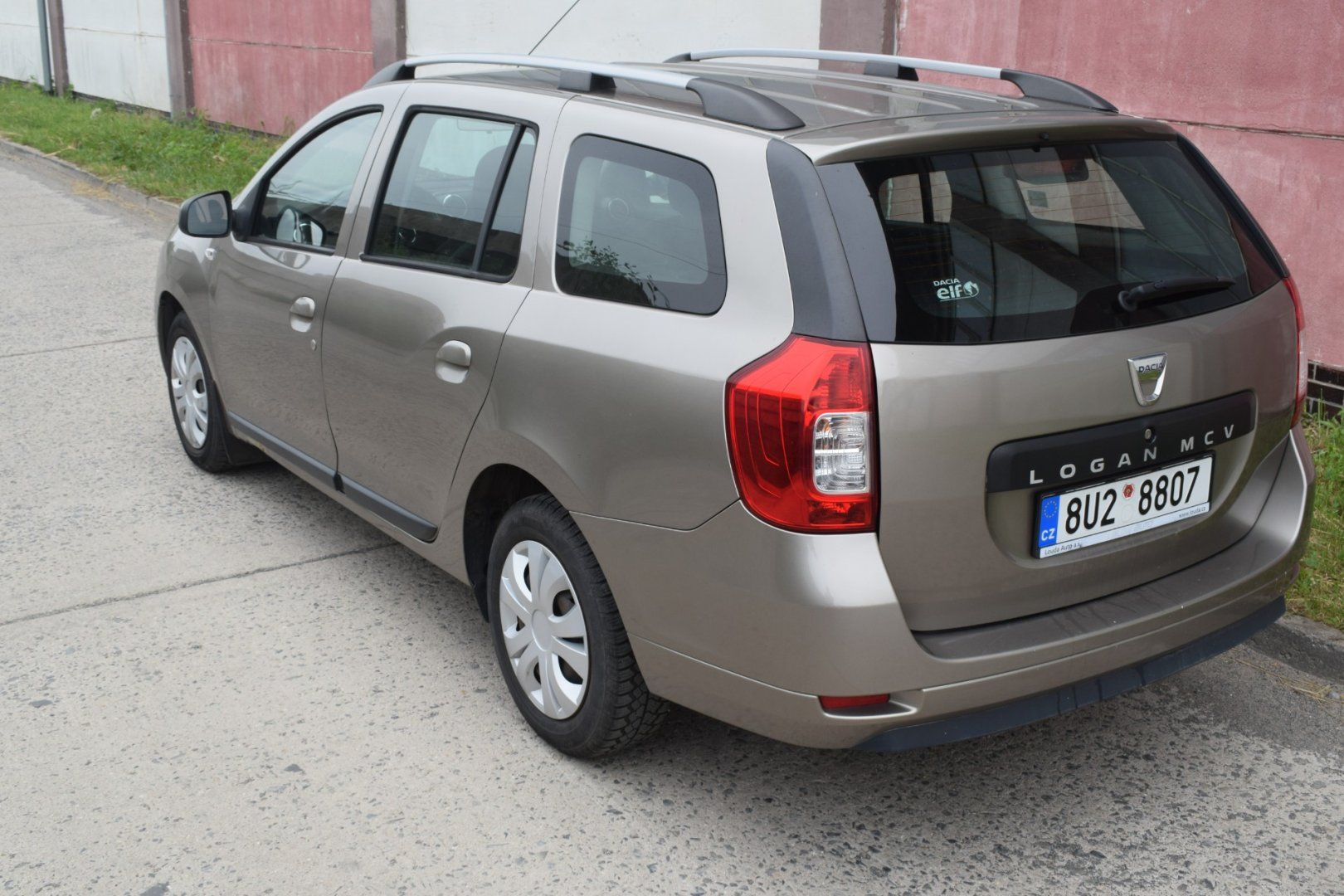 Dacia Logan, 1,2i MCV 1.maj.,klima - fotka 2