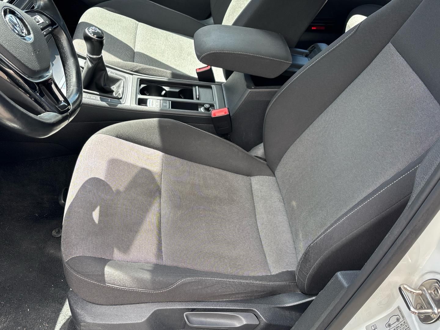 Volkswagen Golf, 1.6 TDI / 81 kW Trendline - fotka 6