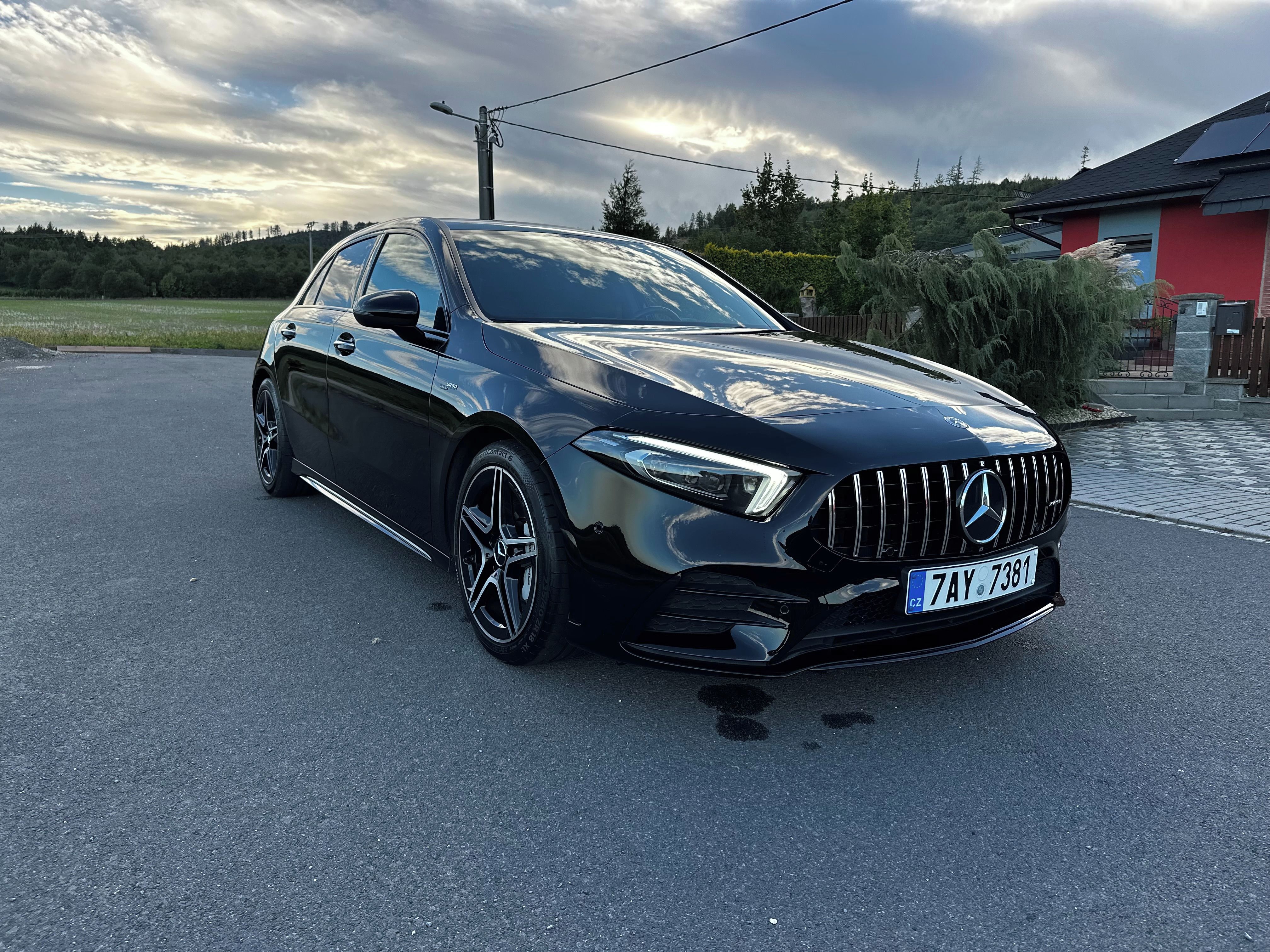 Mercedes-Benz Třídy A, 35 AMG 4MATIC 225KW 2019 DPH - fotka 6