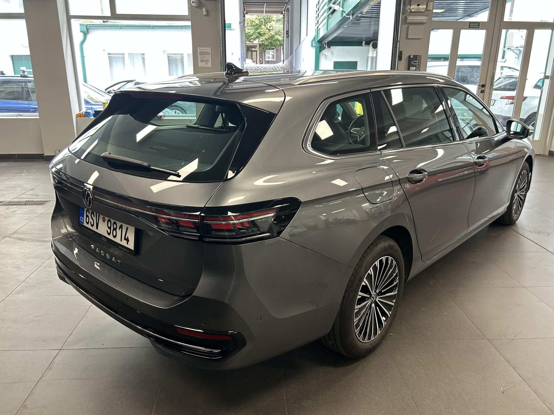 Volkswagen Passat, 2.0TDi DSG ELEGANCE LED 110kW - fotka 4