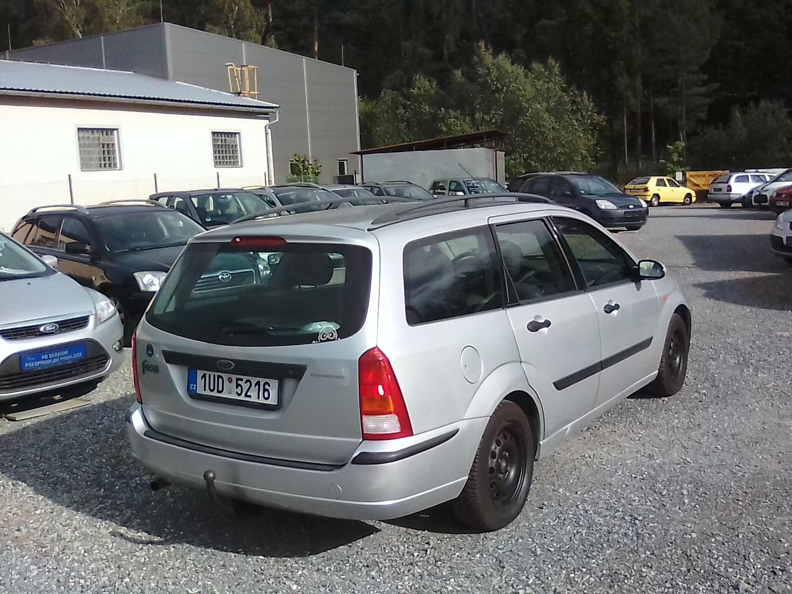 Ford Focus, 1.6i 16V závěs, kola navíc - fotka 6