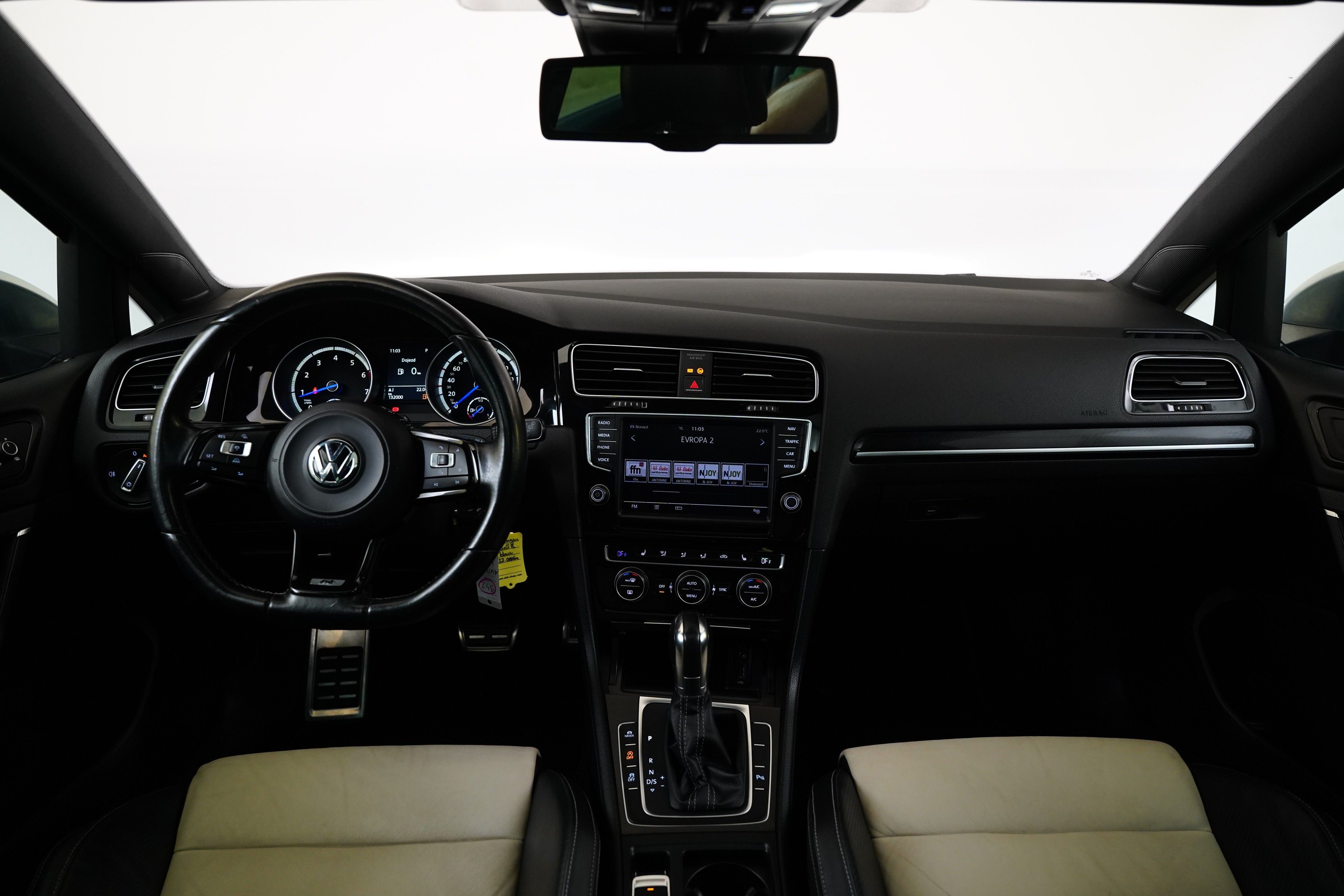 Volkswagen Golf, 2.0 TSI 221 kW 4Motion DSG R - fotka 6