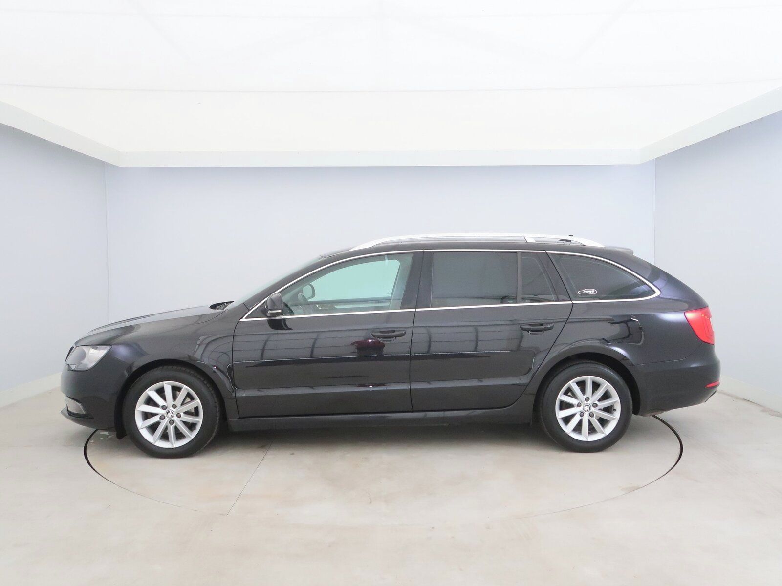 Škoda Superb, 1.6 TDI, Ambition, Serv.kniha - fotka 3