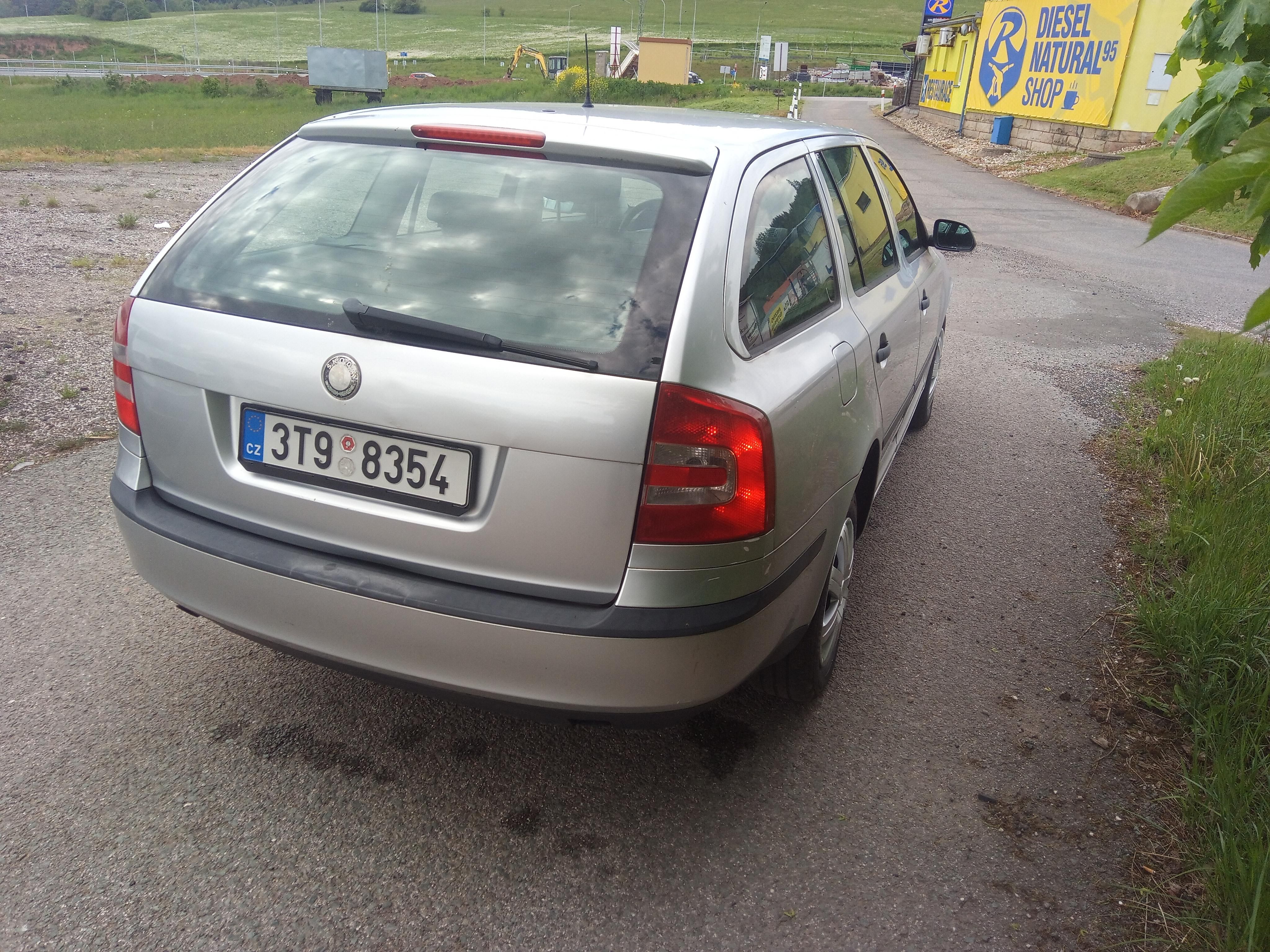 Škoda Octavia, 1,6 MPi, serviska - fotka 6